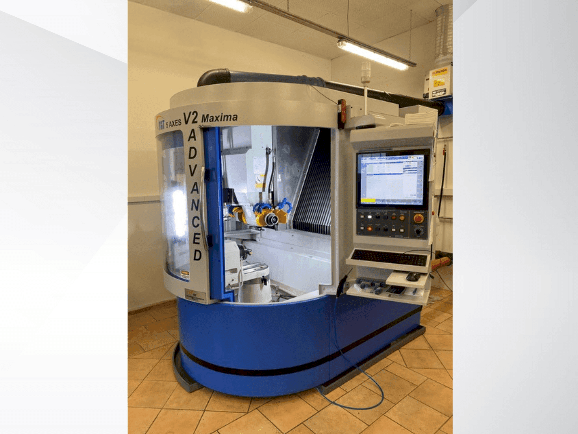 Prikaz  stroja TGT V2 Maxima  sprijeda