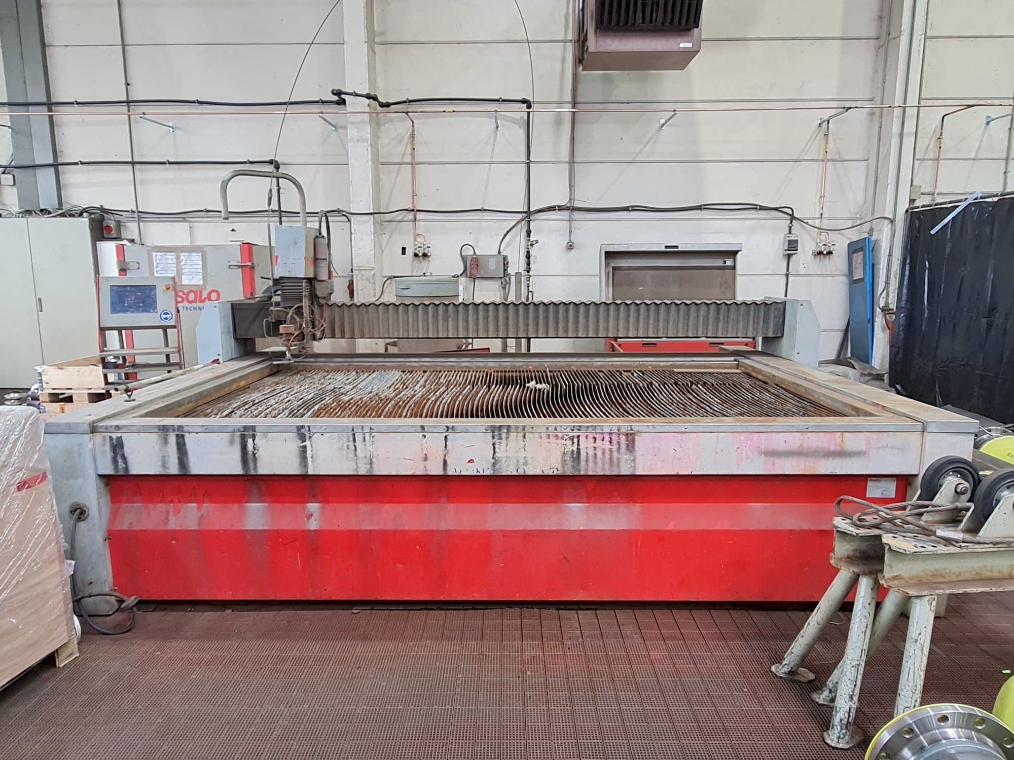 Prikaz  stroja Resato R-LCM 3015-1  sprijeda