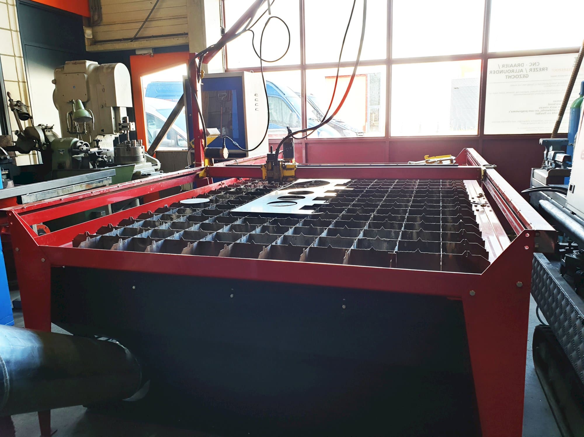 Radni prostor  stroja Plasmacam Samson 510