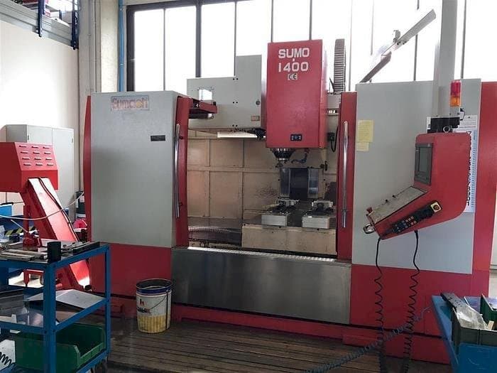 Prikaz  stroja Eumach SUMO 1400  sprijeda