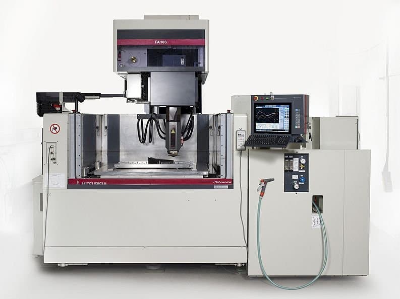 Prikaz  stroja Mitsubishi FA 30S Advance  sprijeda