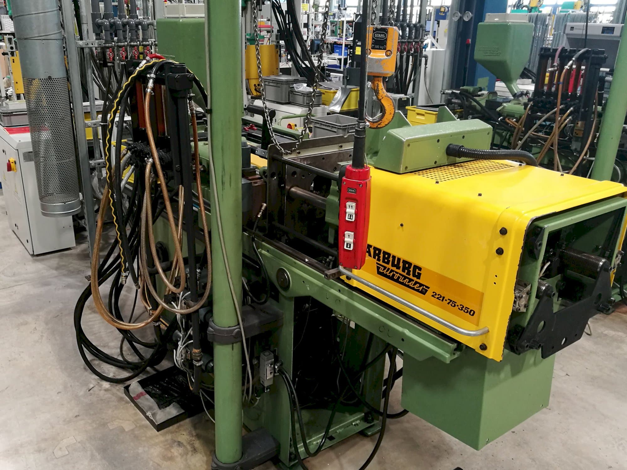 Prikaz  stroja Arburg Allrounder 221-75-350 zdesna