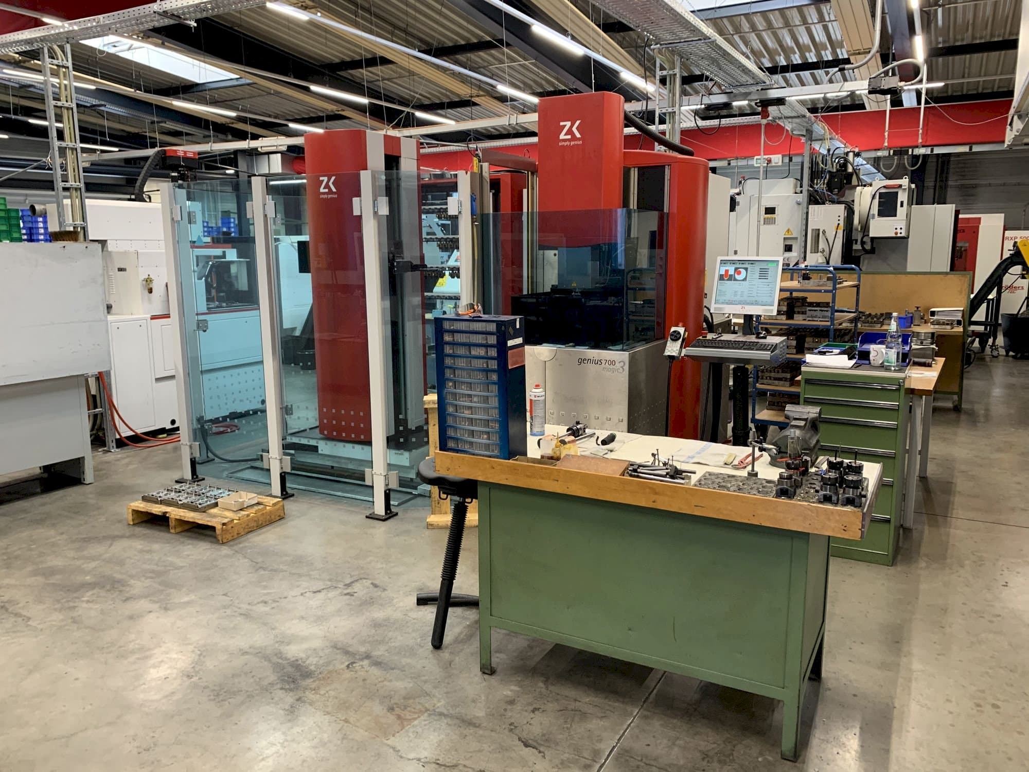 Prikaz  stroja ZK genius 700  sprijeda