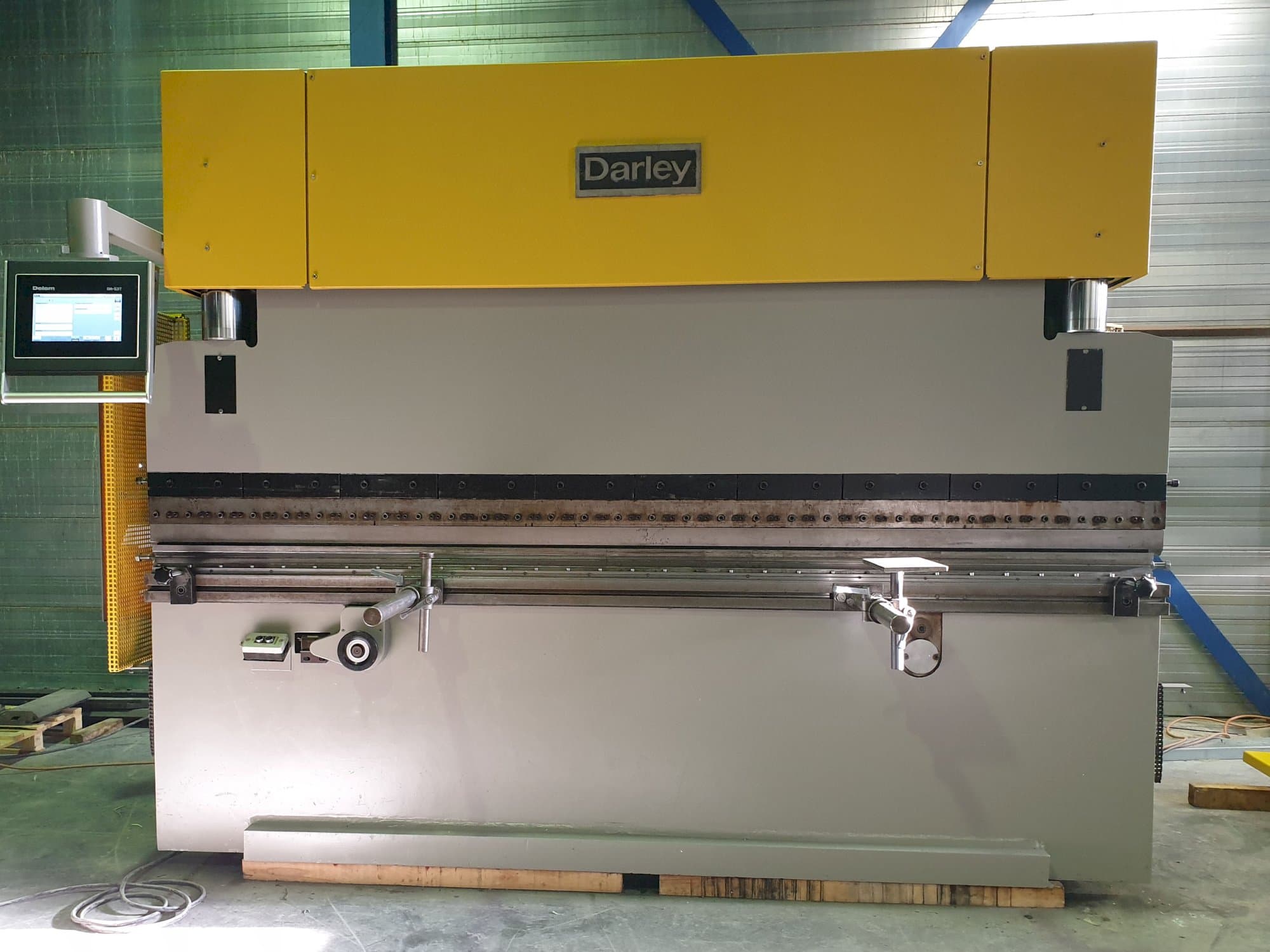 Prikaz  stroja Darley EHP 80 31/25 sprijeda