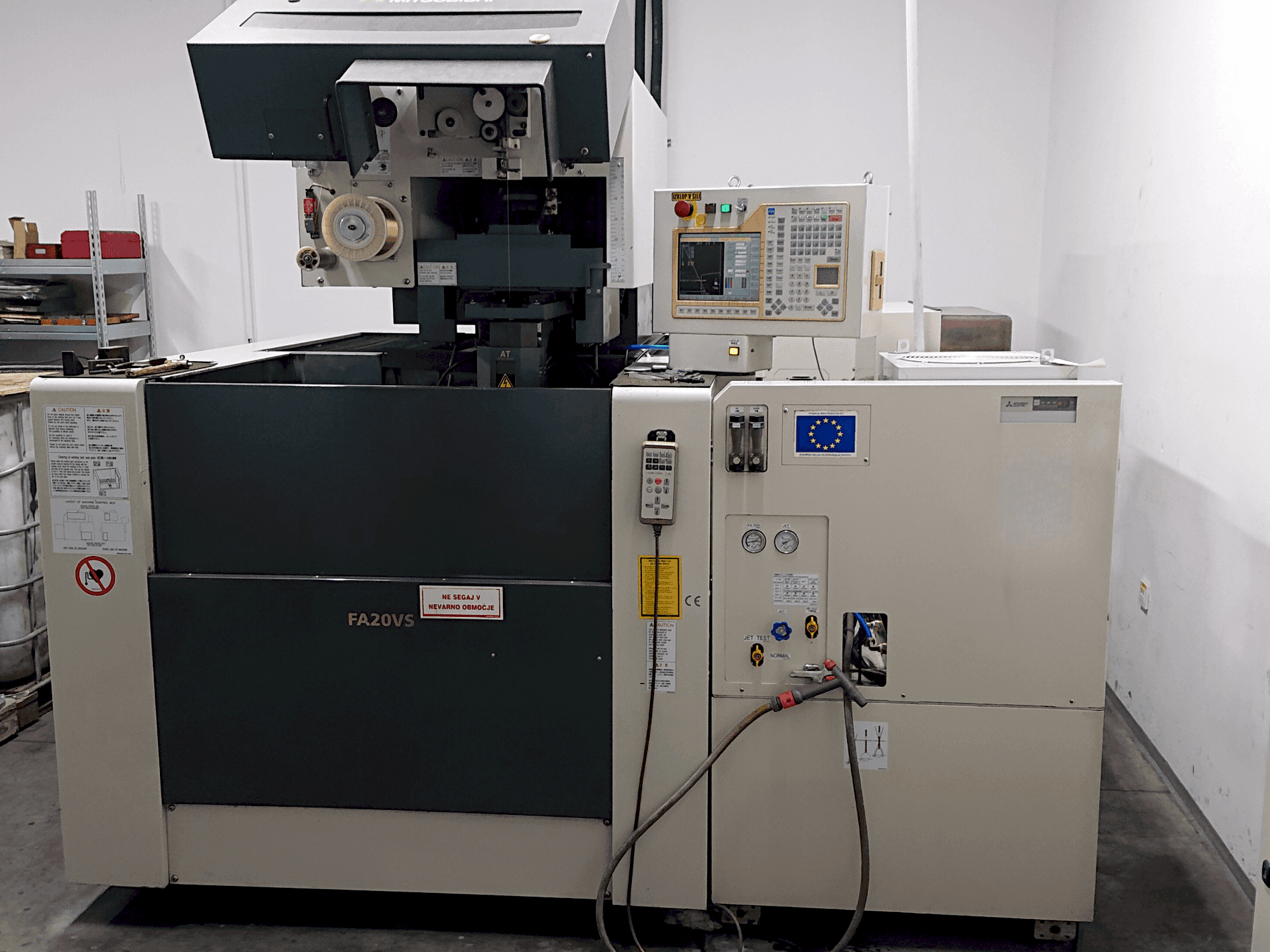 Prikaz  stroja Mitsubishi Electric FA20-VS  sprijeda