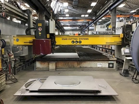 Prikaz  stroja ESAB NXB 6500  sprijeda
