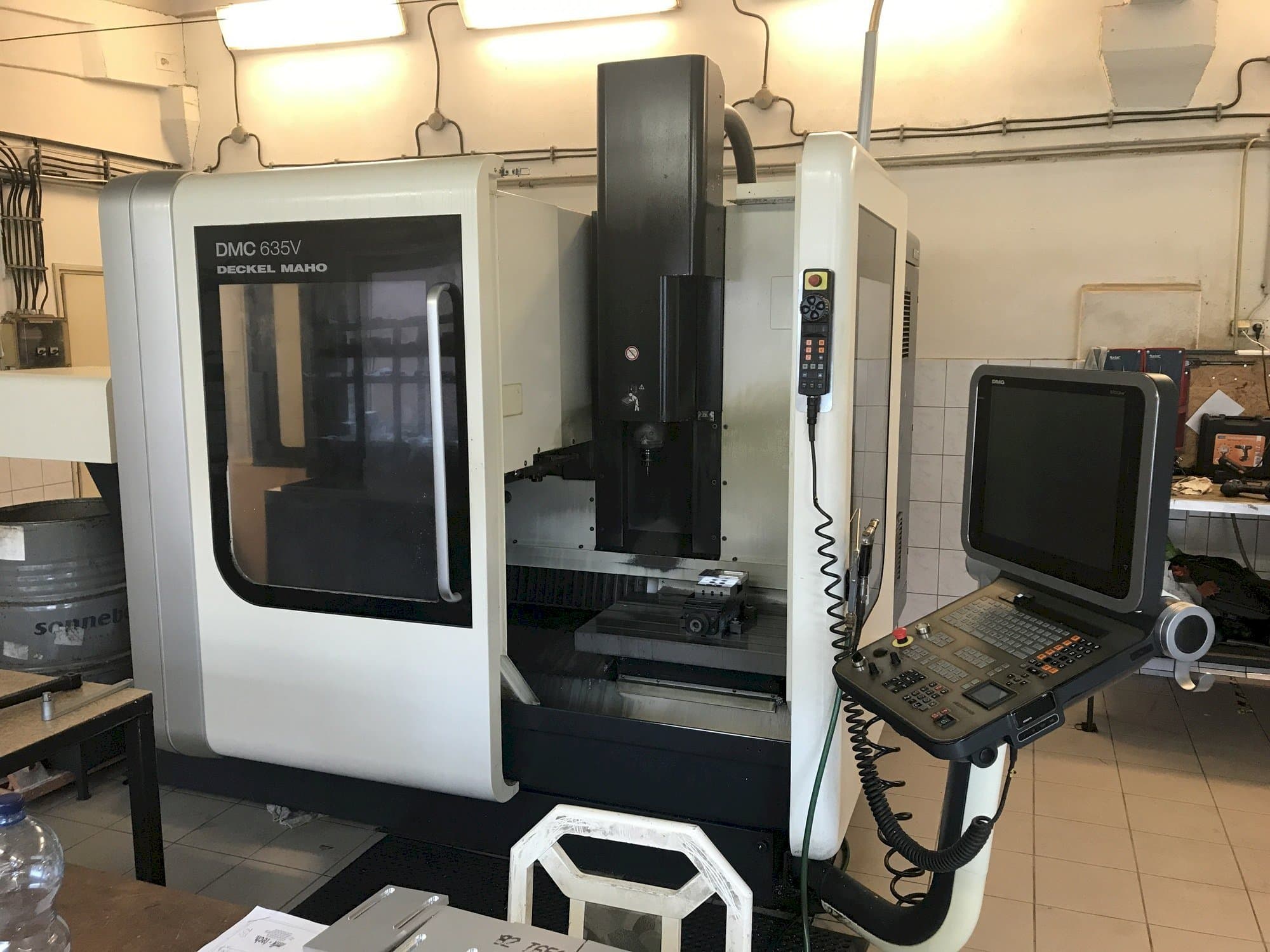 Prikaz  stroja DECKEL MAHO DMC 635V  sprijeda