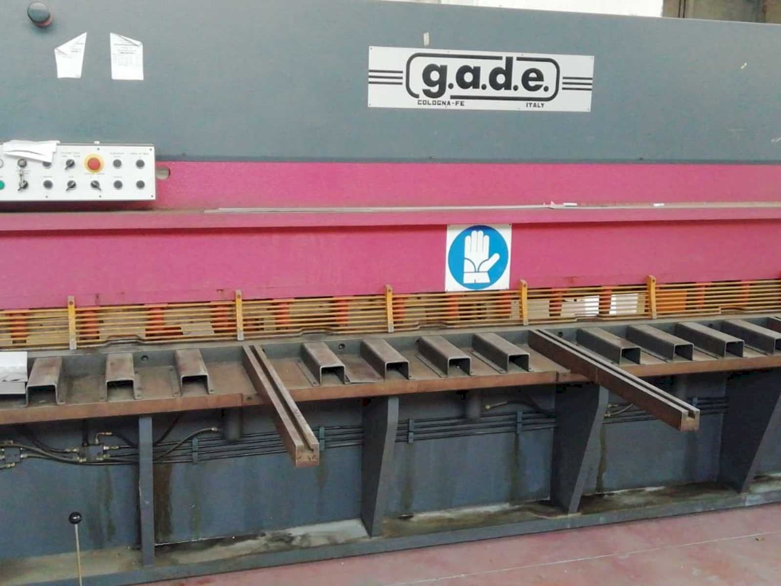 Prikaz  stroja Gade CO - 40 / 4  sprijeda
