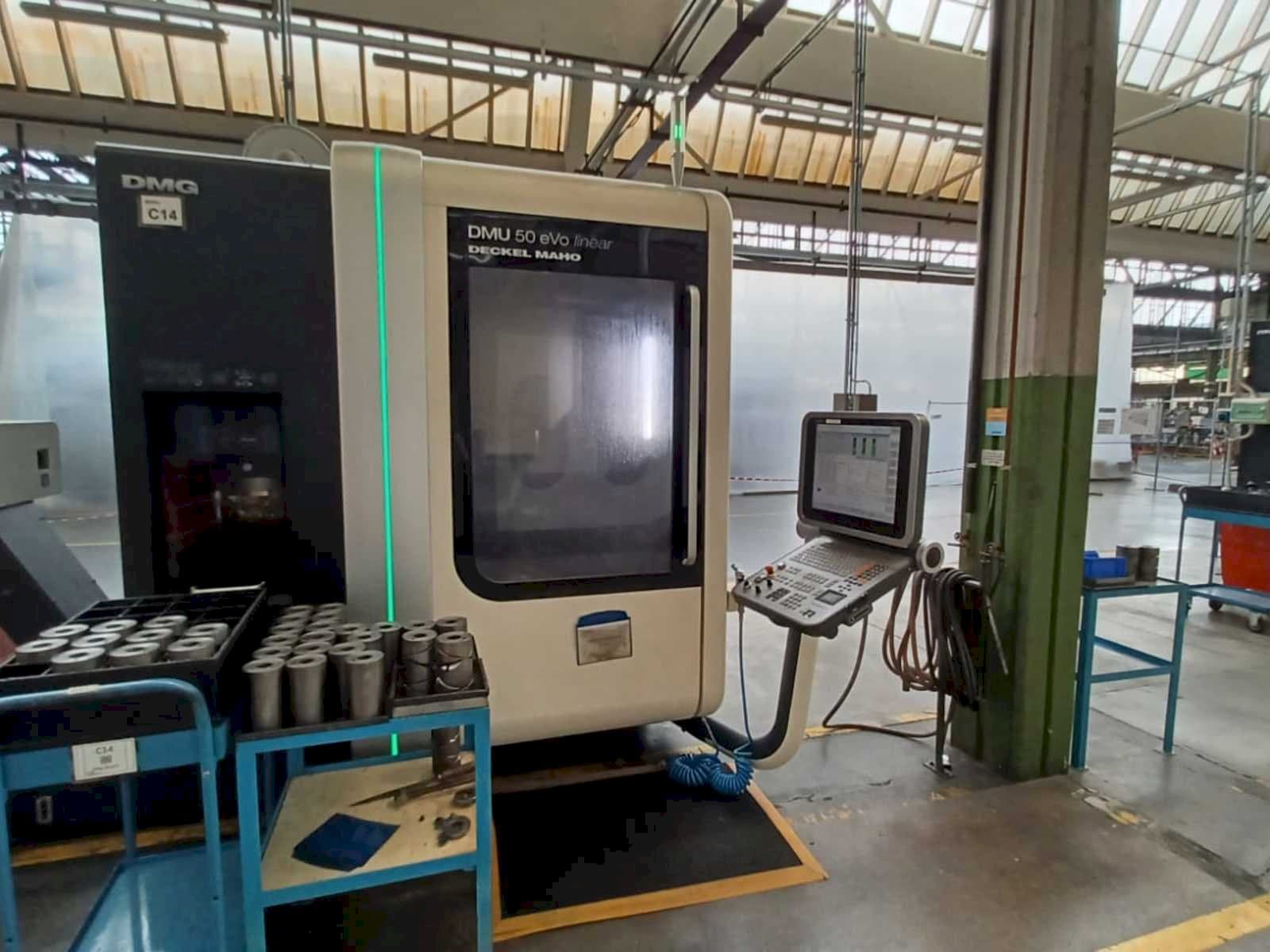 Prikaz  stroja DMG DMU 50 evo linear  sprijeda