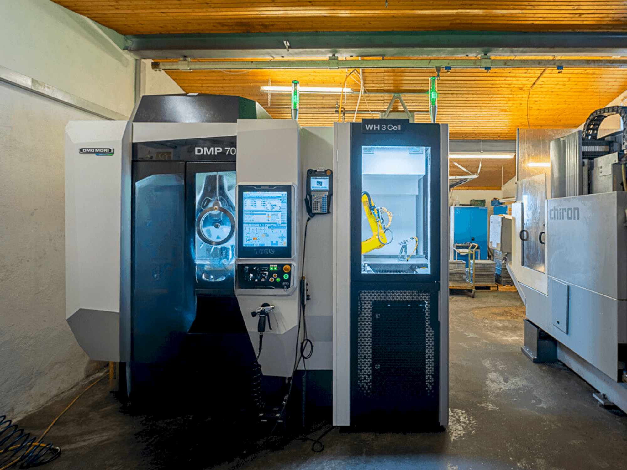 Prikaz  stroja DMG MORI DMP 70 with WH3  sprijeda