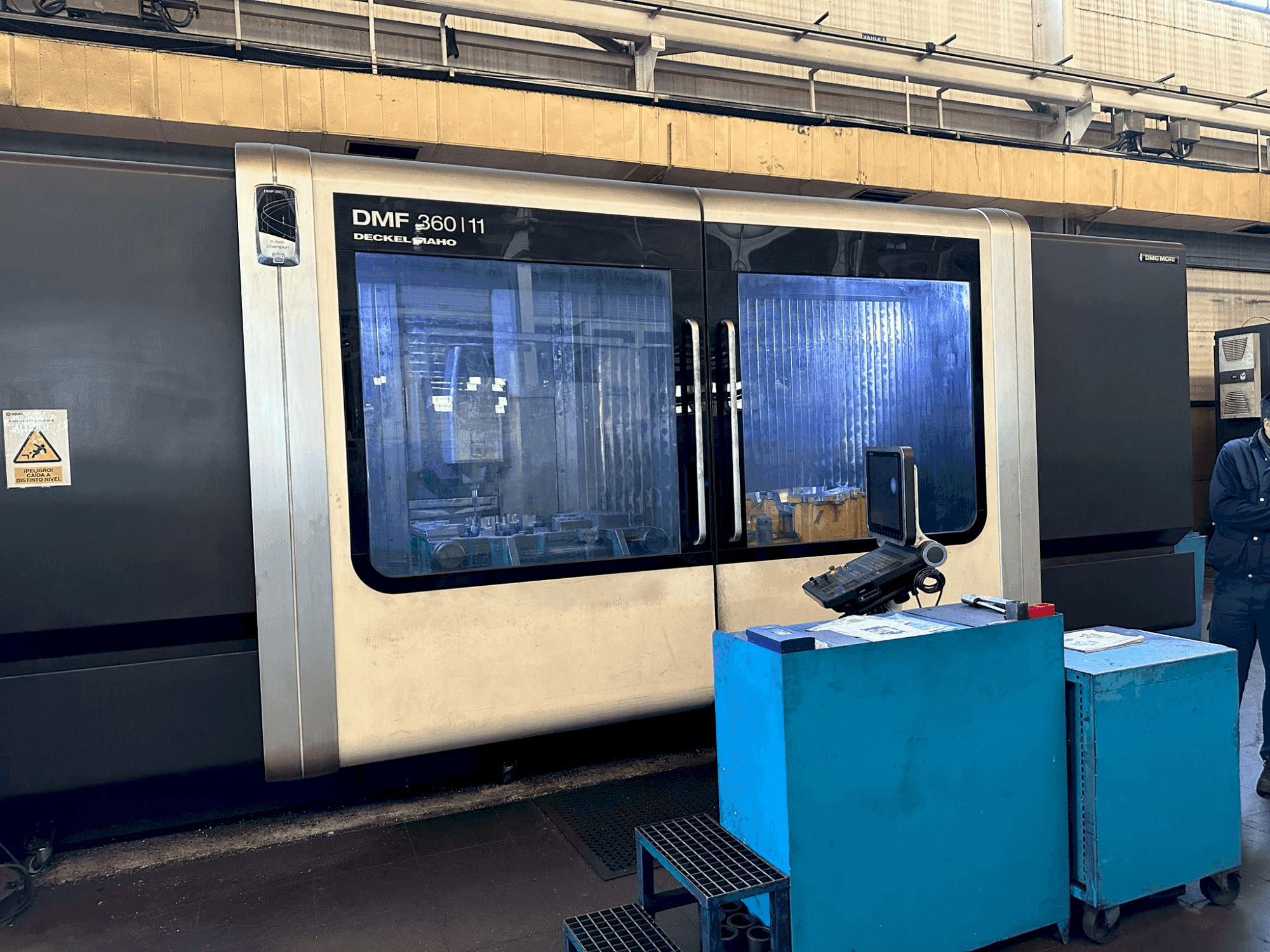 Prikaz stroja DMG MORI DMF 360-11 sprijeda