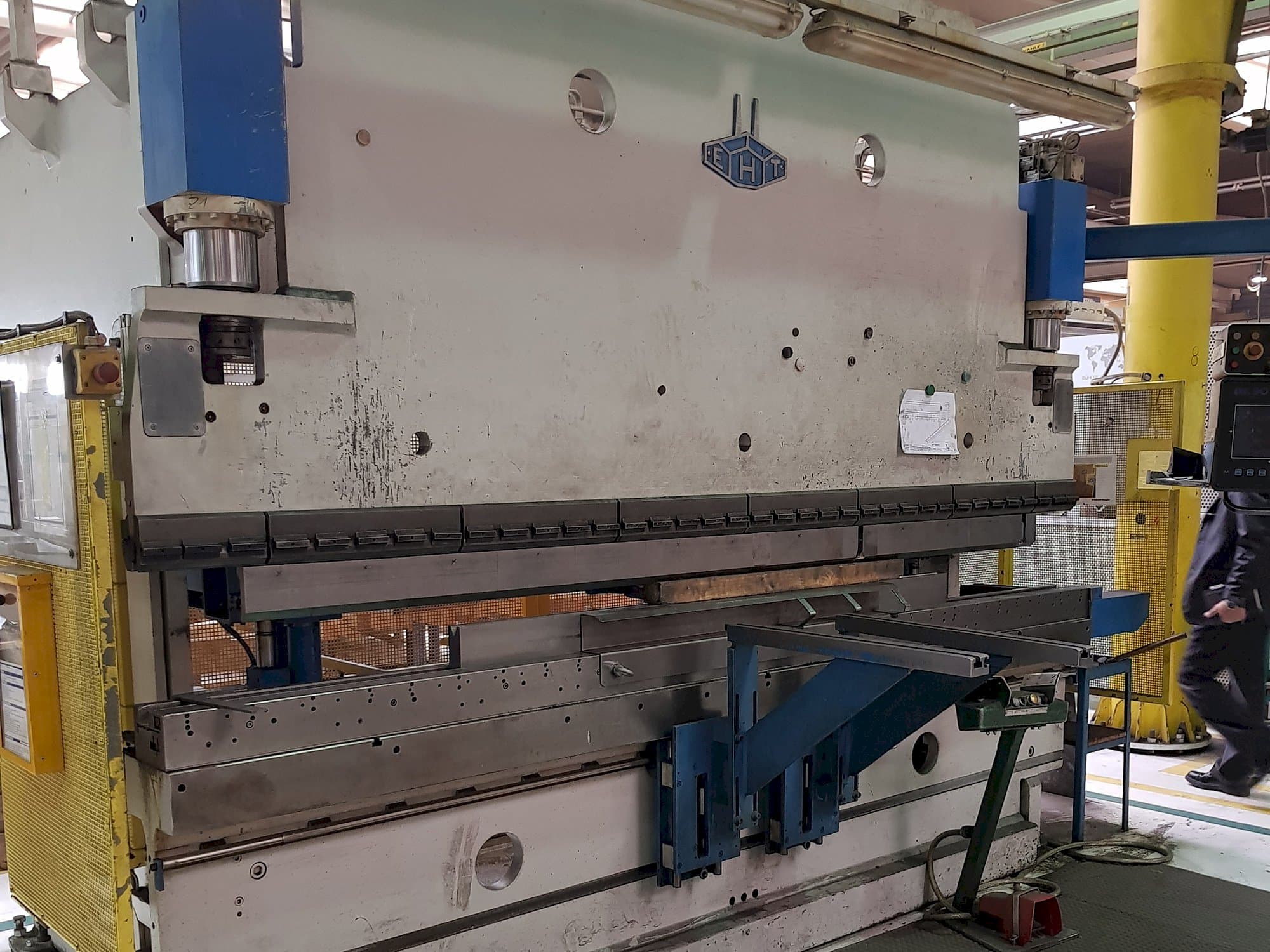 Prikaz lijeve strane  stroja EHT EHPS 11-35