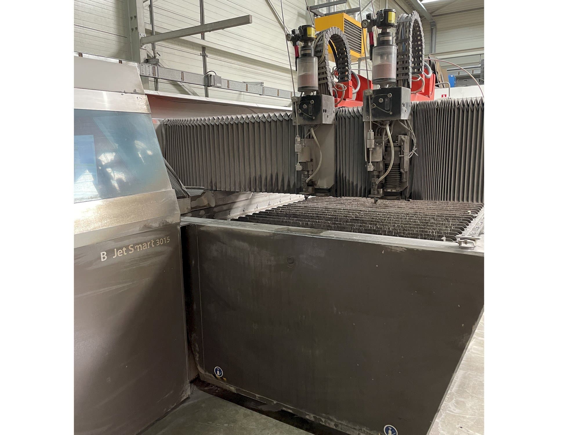 Prikaz  stroja Bystronic ByJet Smart 3015  sprijeda