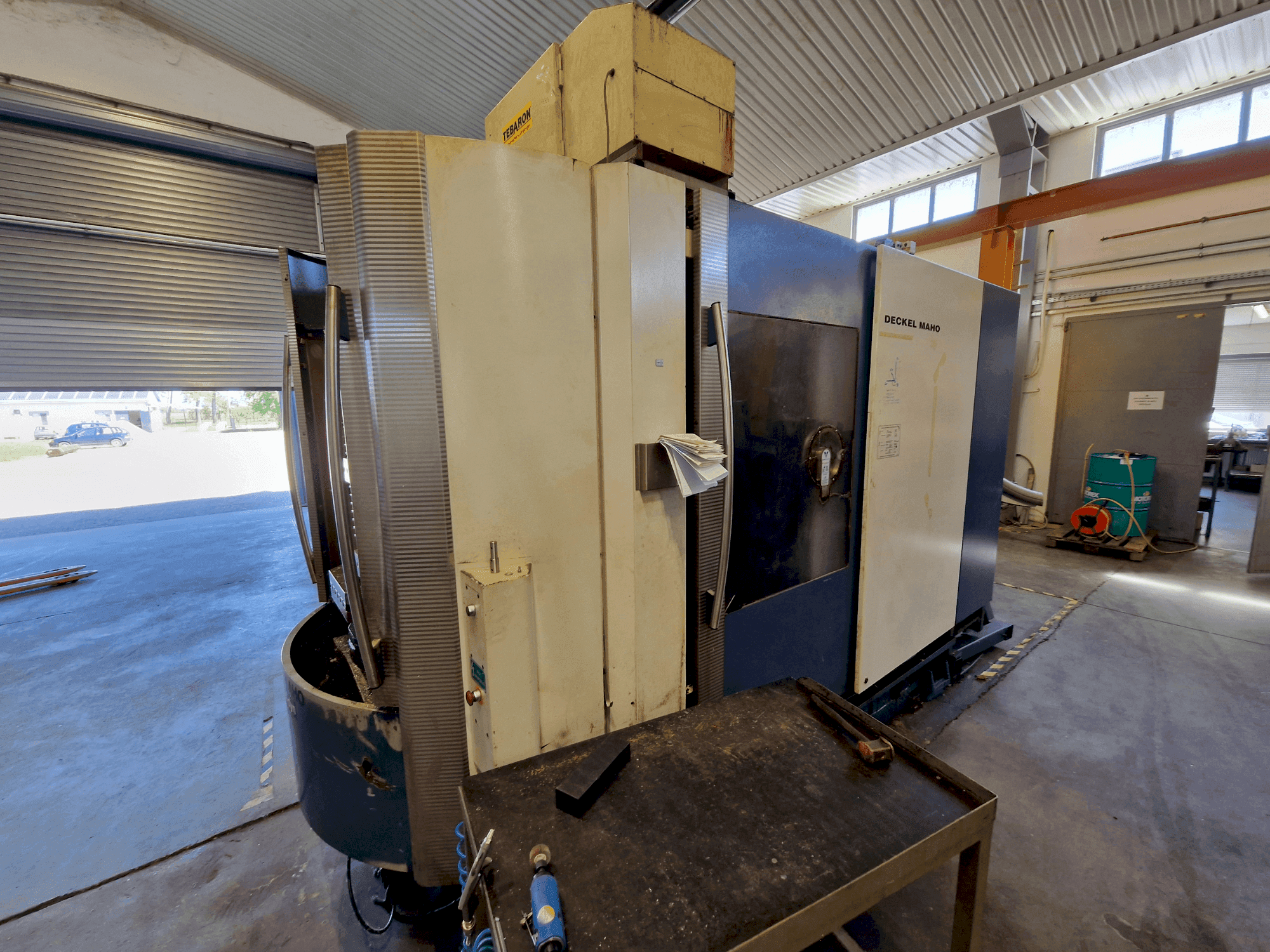 Prikaz  stroja DECKEL MAHO DMC 60 H Hy Din  sprijeda