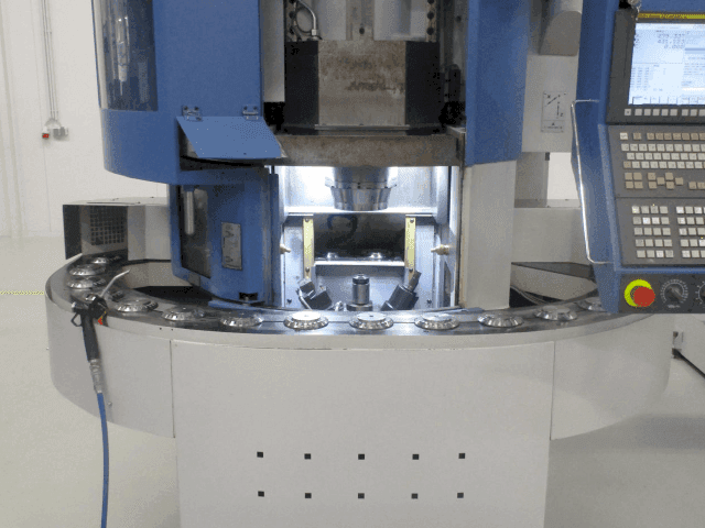 Prikaz  stroja EMAG VL3  sprijeda