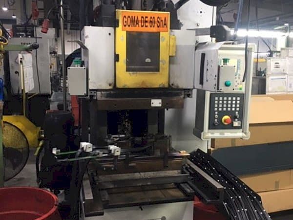 Prikaz  stroja Kloeckner Desma 956.050 Z0  sprijeda