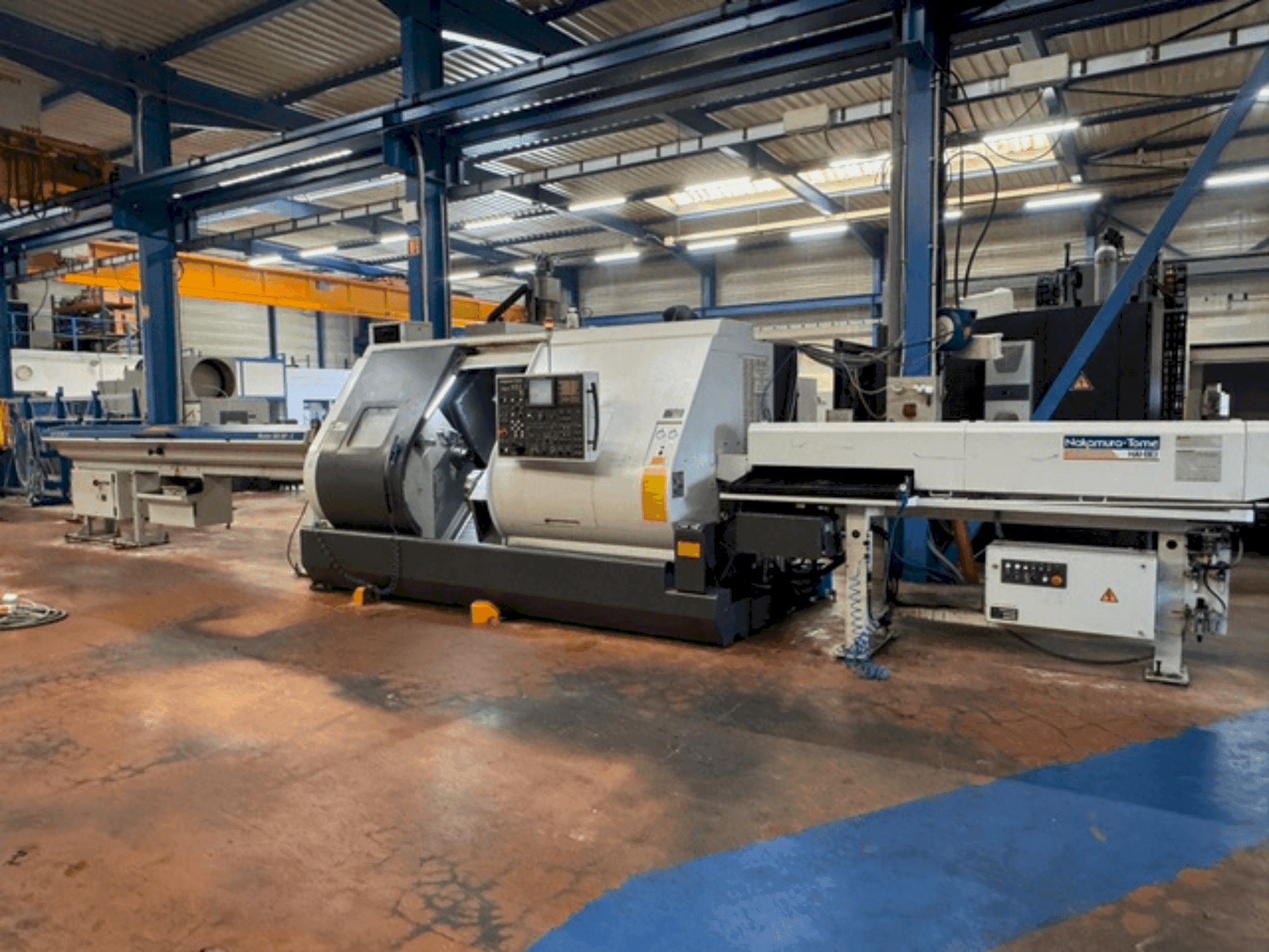 Prikaz  stroja NAKAMURA-TOME Super NTJ  sprijeda