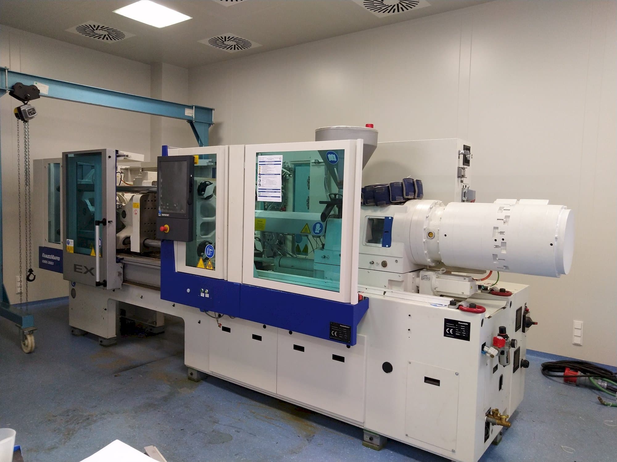 Prikaz  stroja Krauss Maffei 80-380 EX  sprijeda