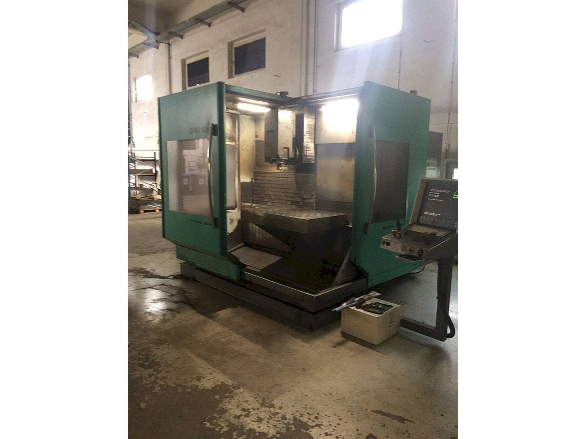 Prikaz  stroja DMG 80E  sprijeda