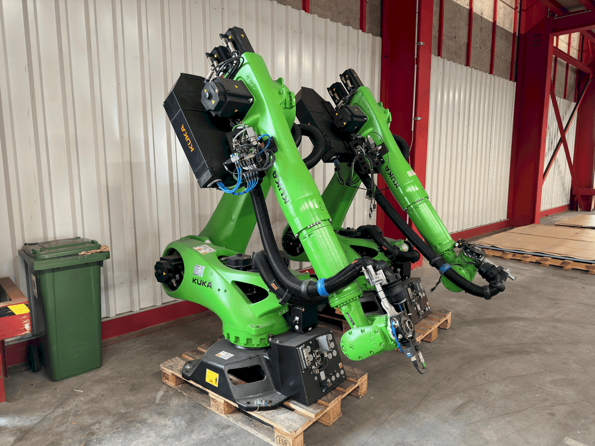 Prikaz  stroja KUKA KR 90 R3700 prime K  sprijeda