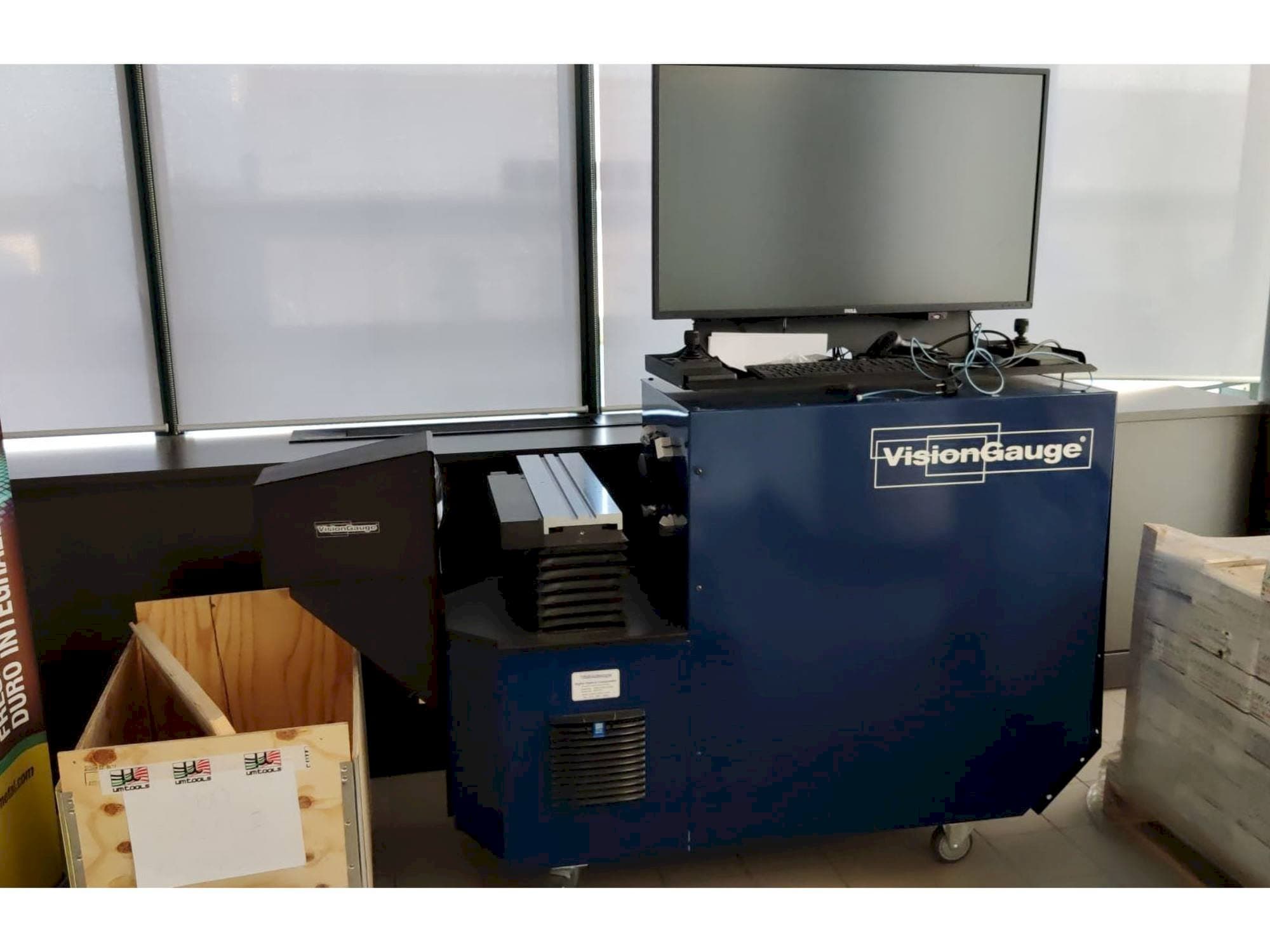 Prikaz  stroja Vision Gauge 500 series  sprijeda