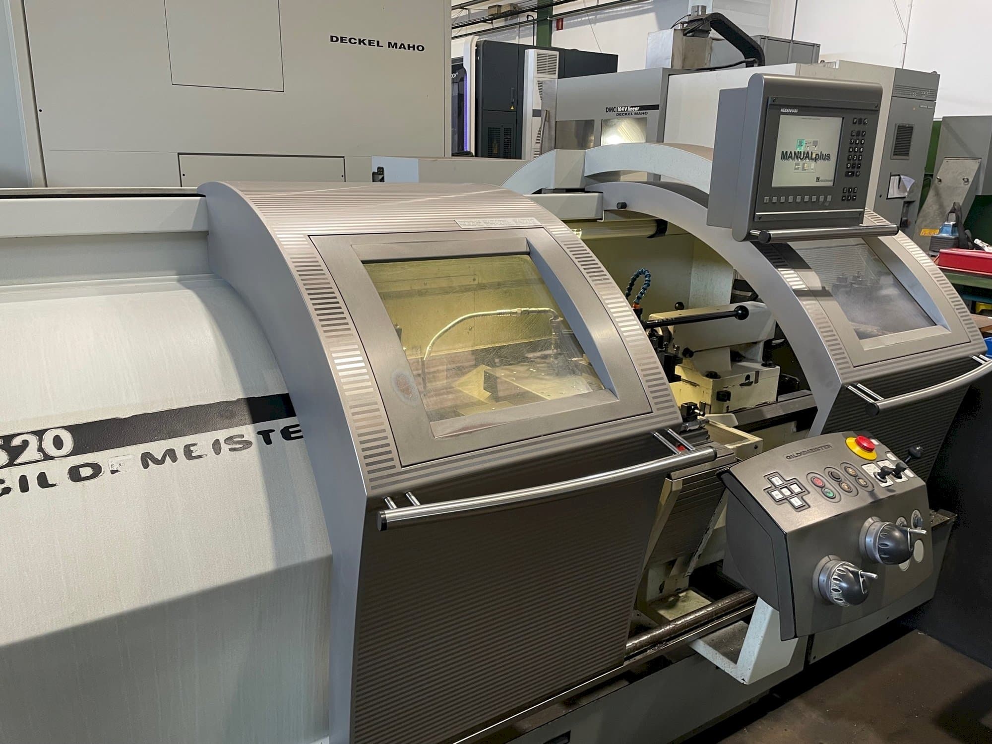 Prikaz  stroja Gildemeister NEF 520  sprijeda