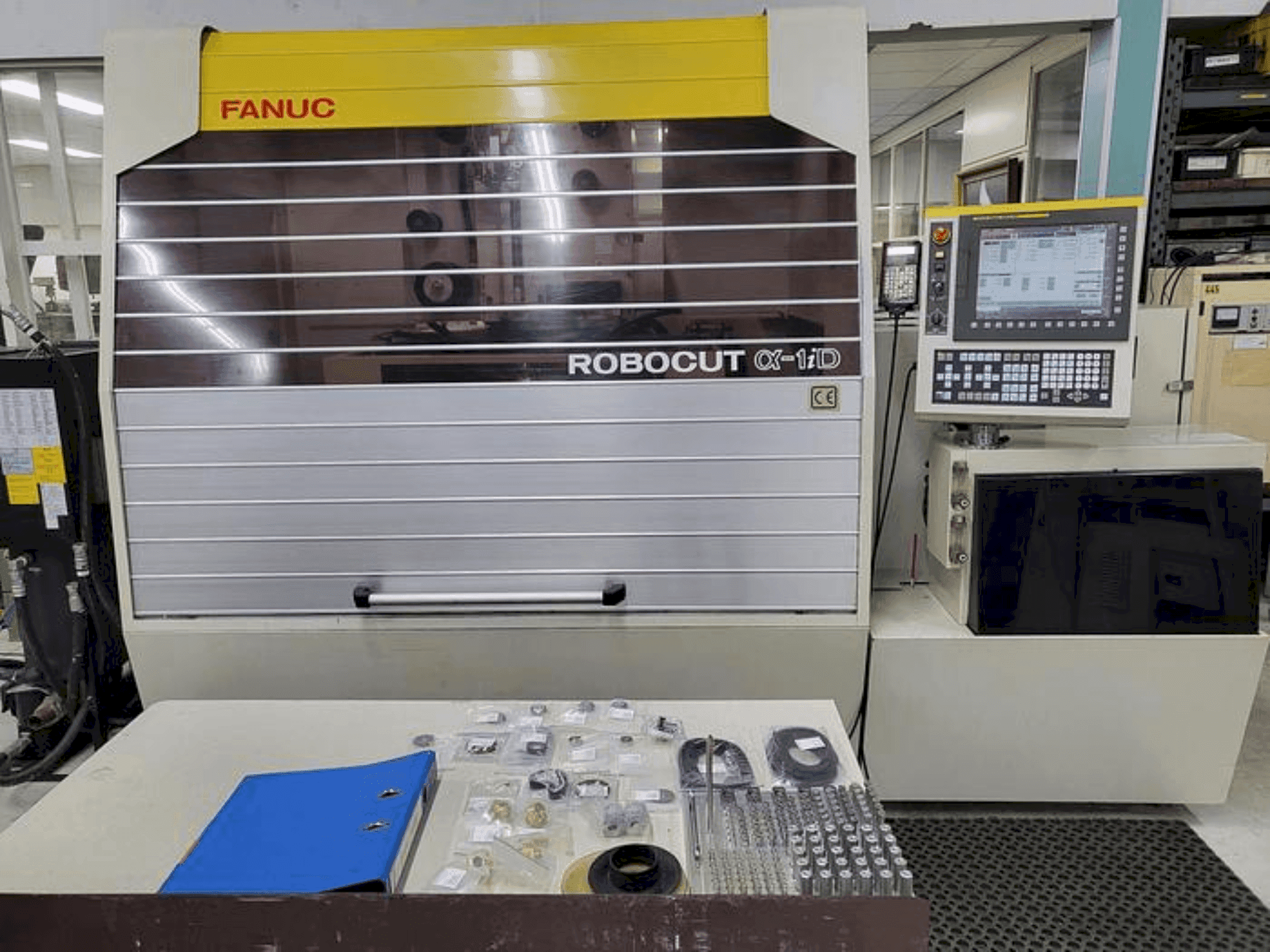 Prikaz  stroja FANUC Alpha 1ID  sprijeda