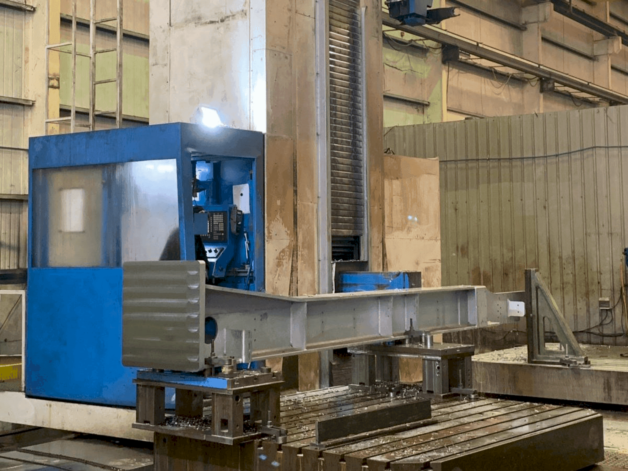 Prikaz  stroja CME MB-900  sprijeda