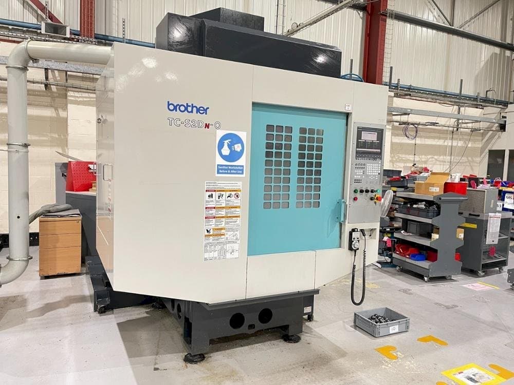 Prikaz  stroja Brother TC-S2DN-0  sprijeda