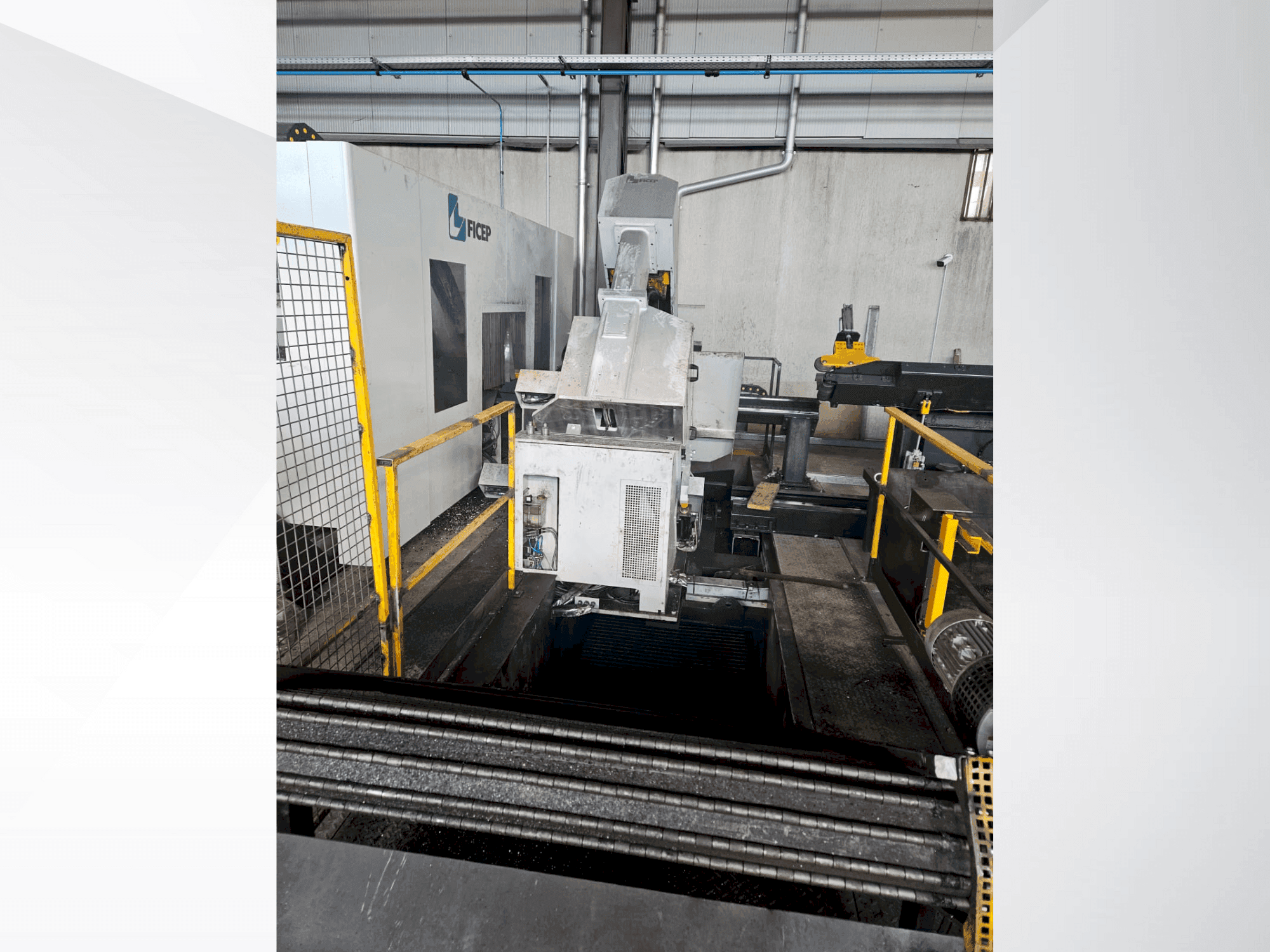 Prikaz  stroja FICEP D50F  sprijeda