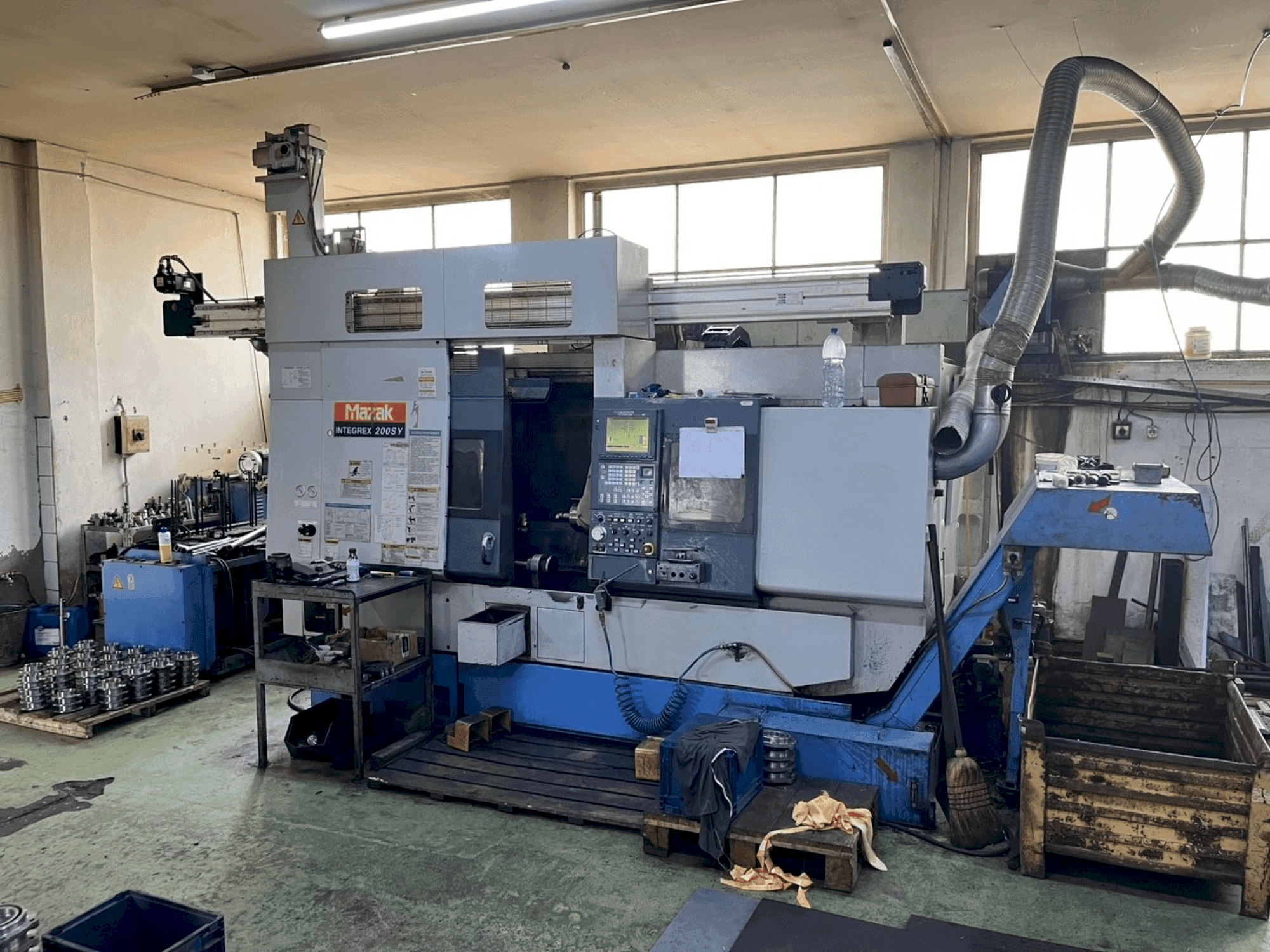 Prikaz  stroja Mazak Integrex 200SY (1999)  sprijeda