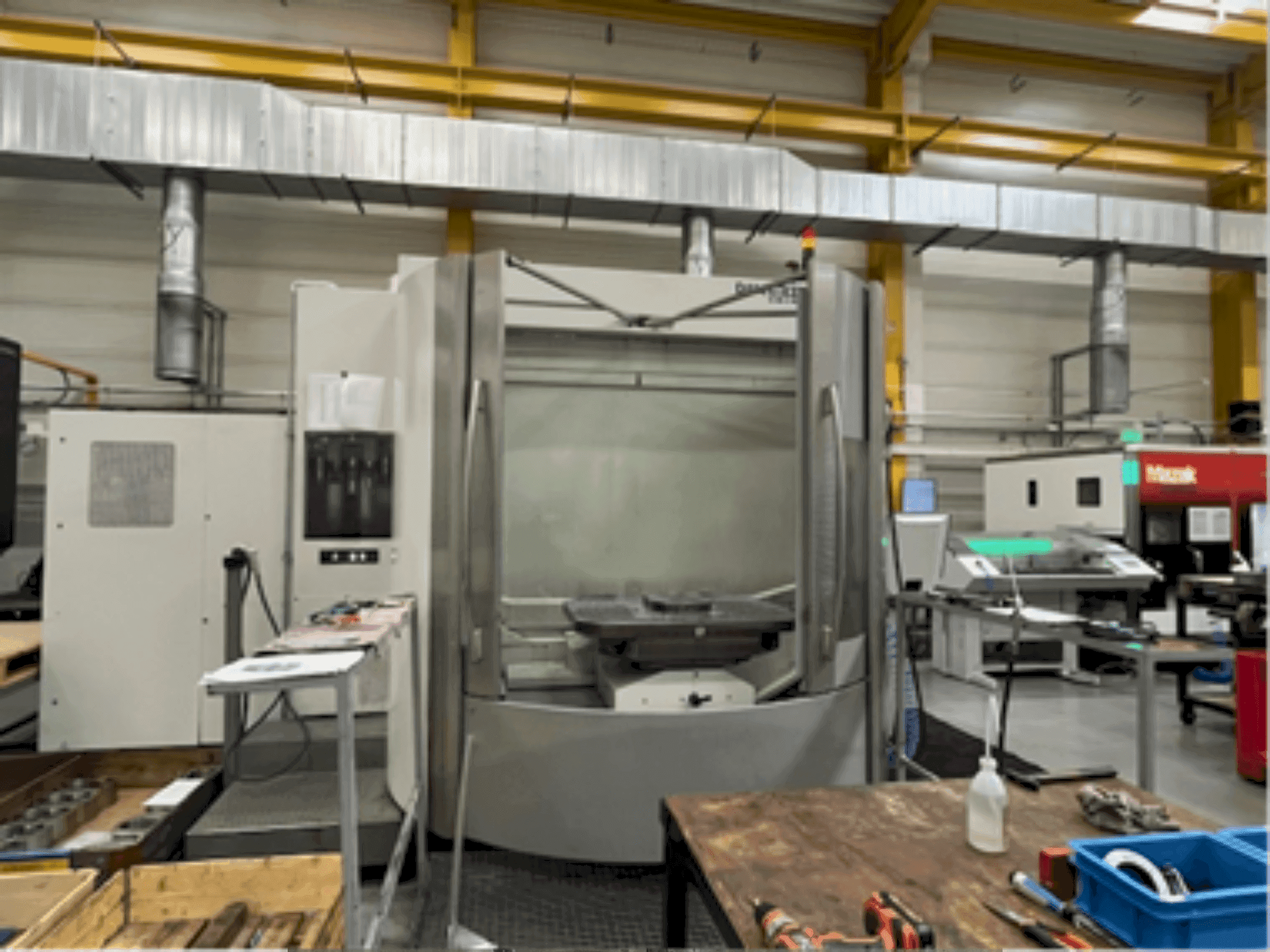 Prikaz  stroja DMG GILDEMEISTER DMC 125U  sprijeda