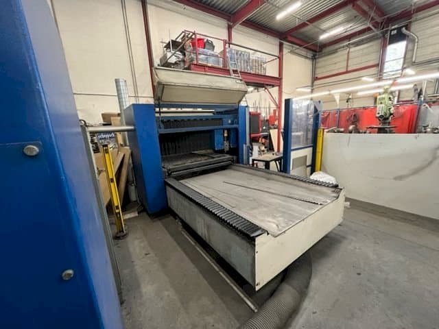 Prikaz  stroja Messer Easylas  sprijeda