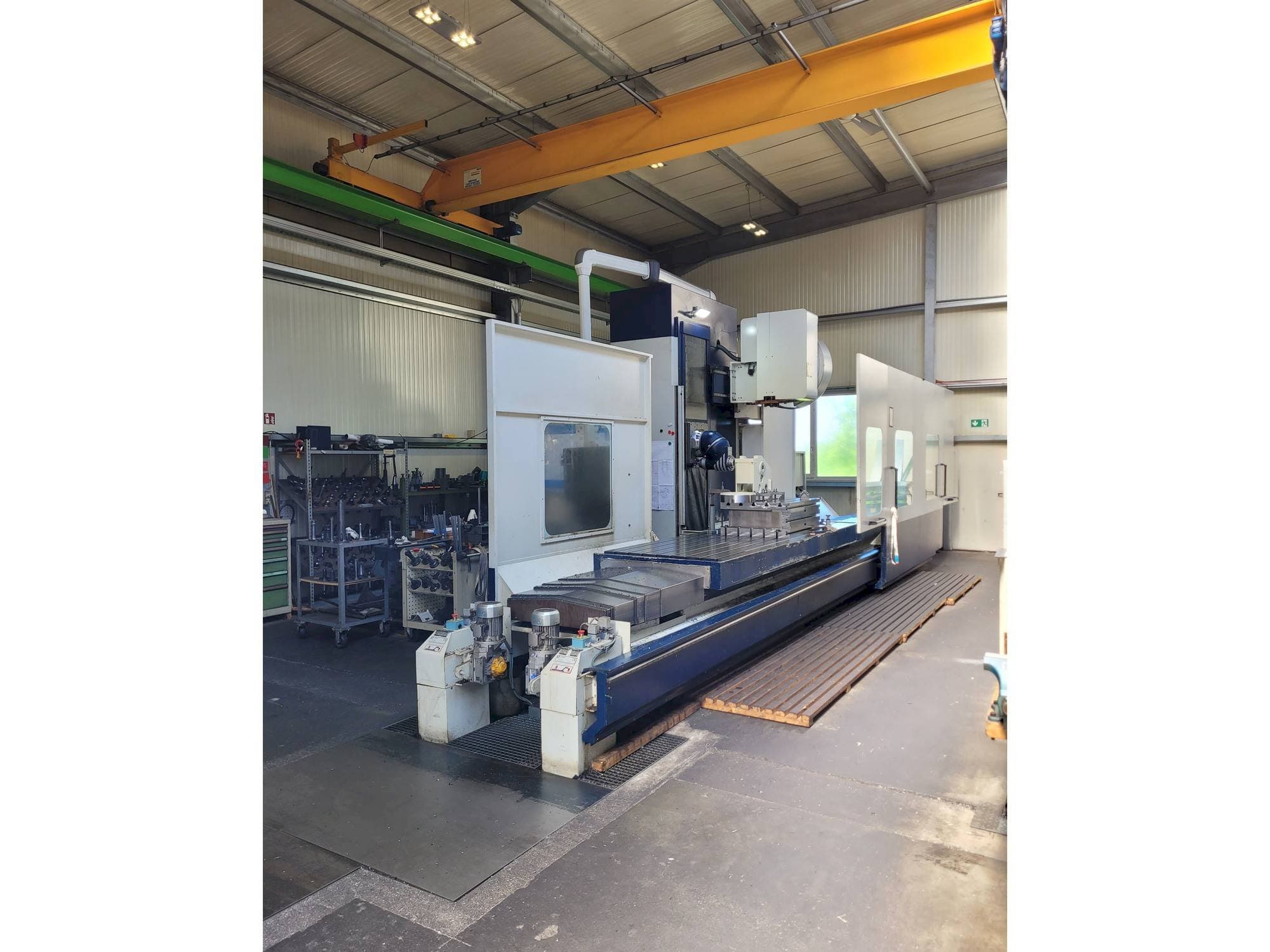 Prikaz  stroja Soraluce T35  sprijeda