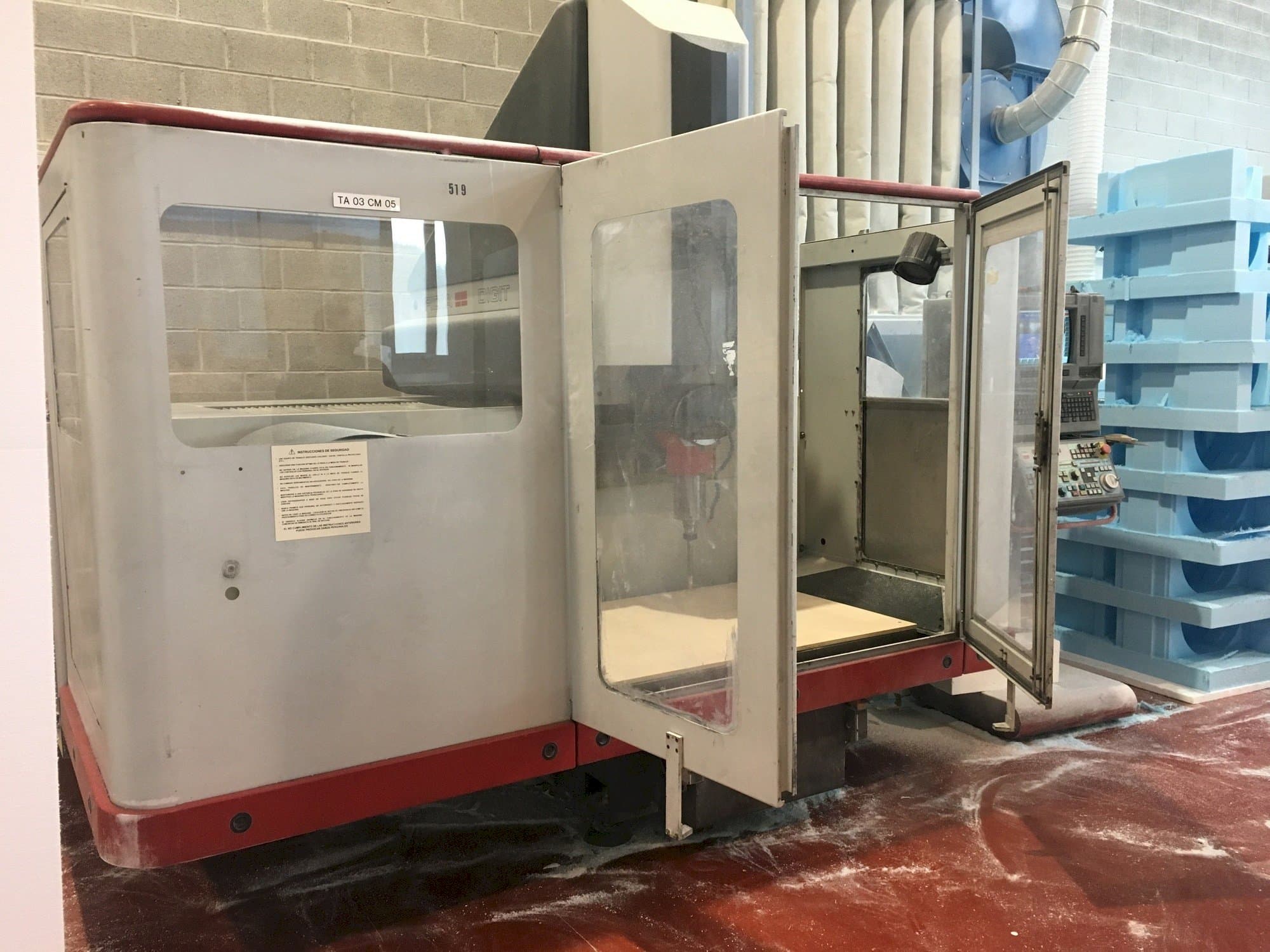 Prikaz  stroja Fidia Digit 165  sprijeda