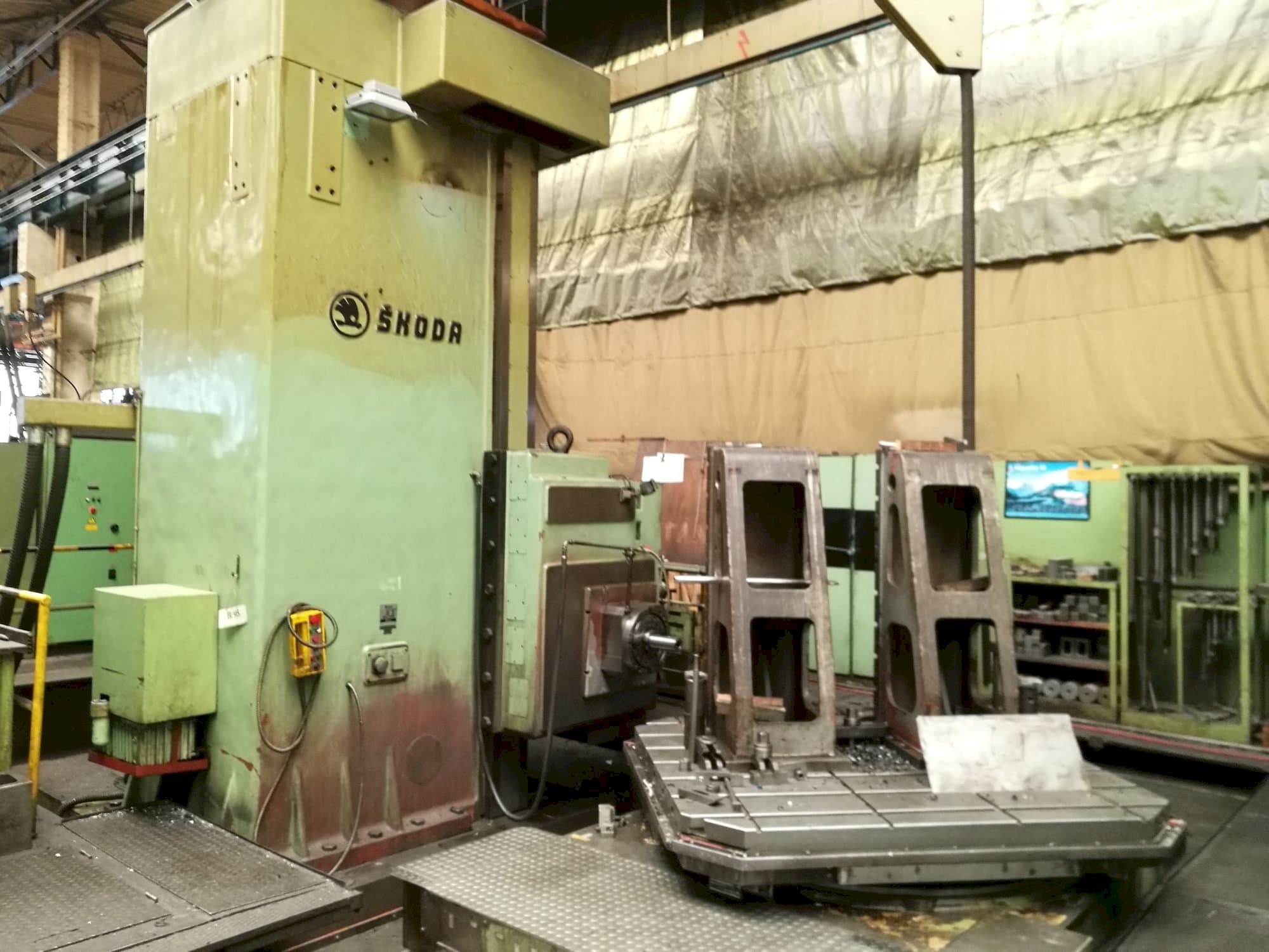 Prikaz  stroja SKODA WI 130  sprijeda