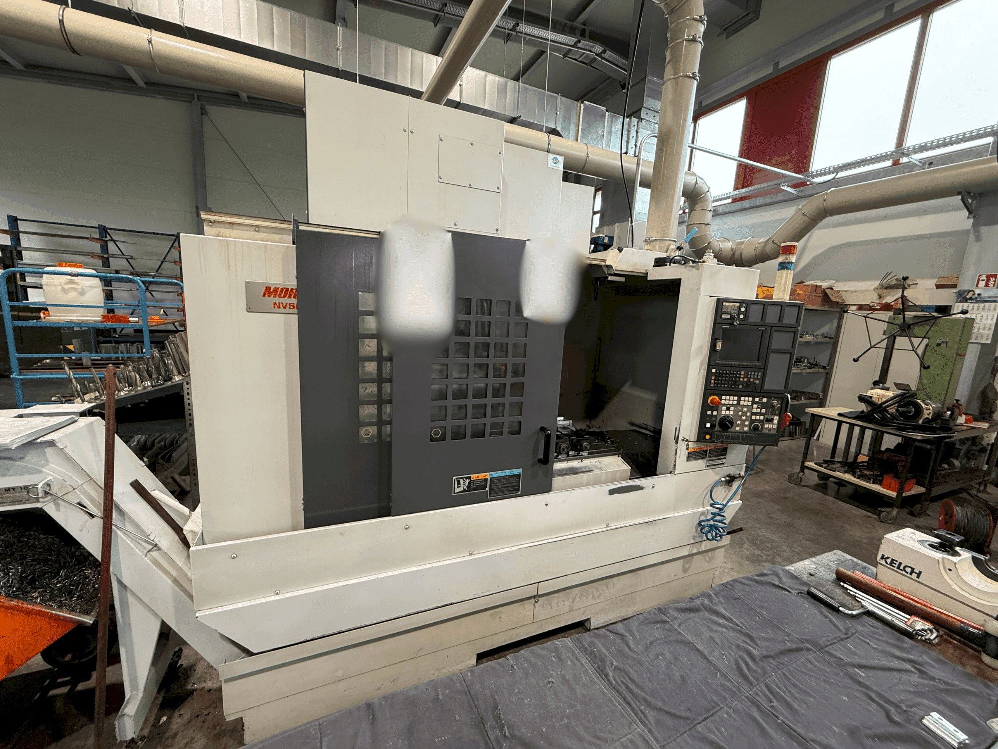 Prikaz  stroja MORI SEIKI NV 5000 a1 B/40  sprijeda