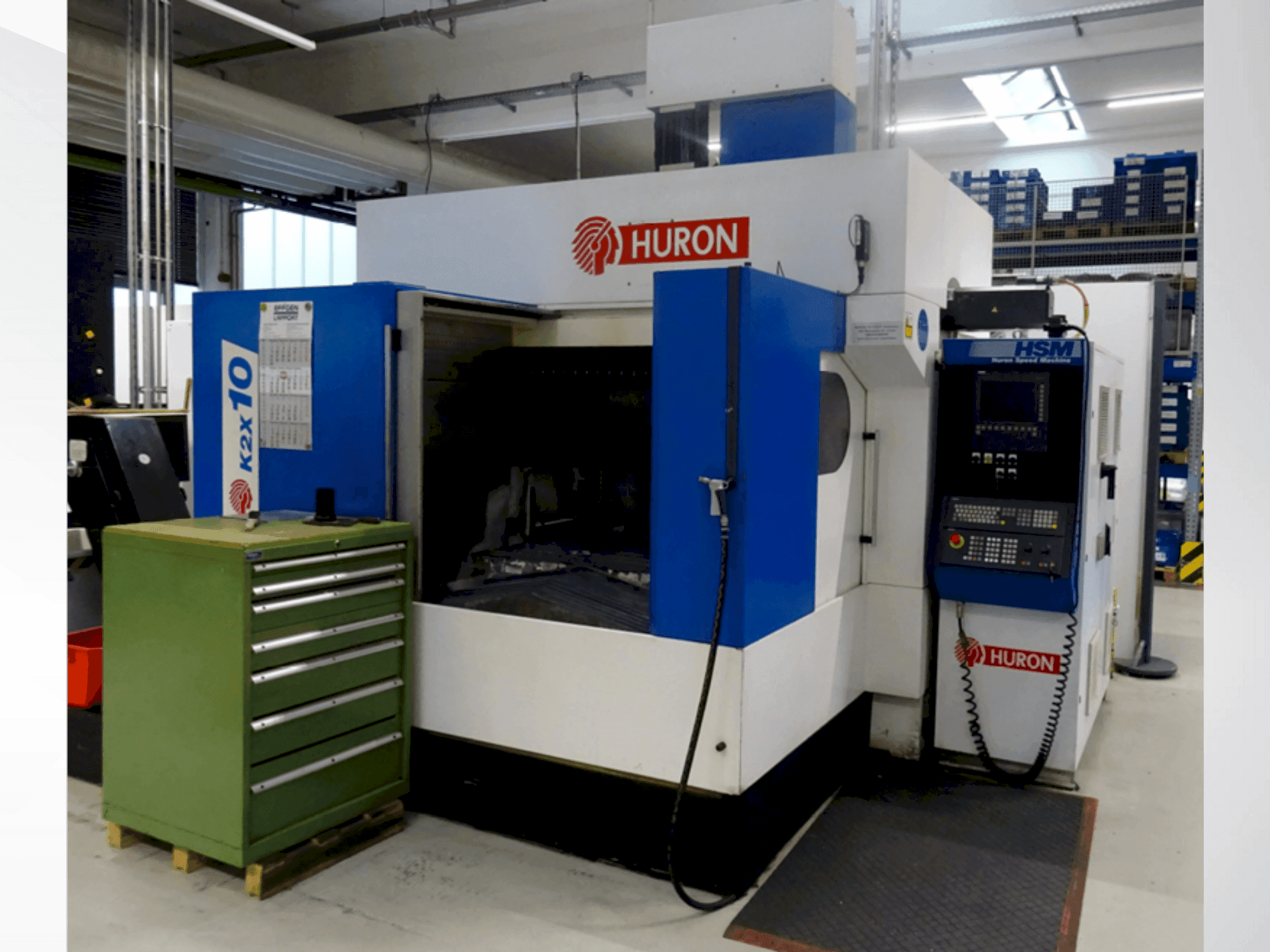 Prikaz  stroja Huron K2X 10  sprijeda