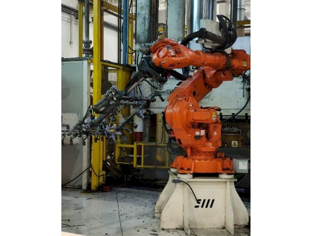 Prikaz  stroja ABB IRB 6640-185/2.8  sprijeda