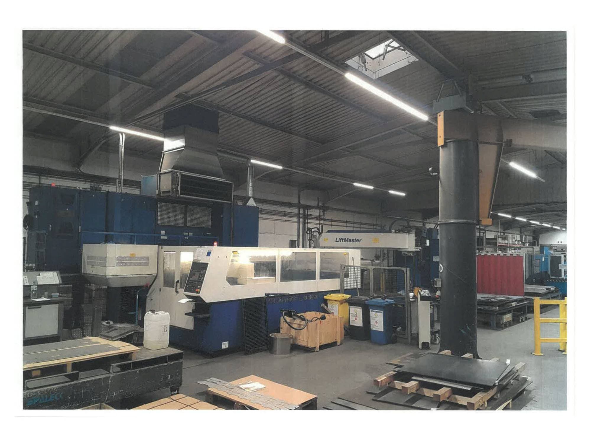 Prikaz  stroja TRUMPF Laser 30/30  sprijeda