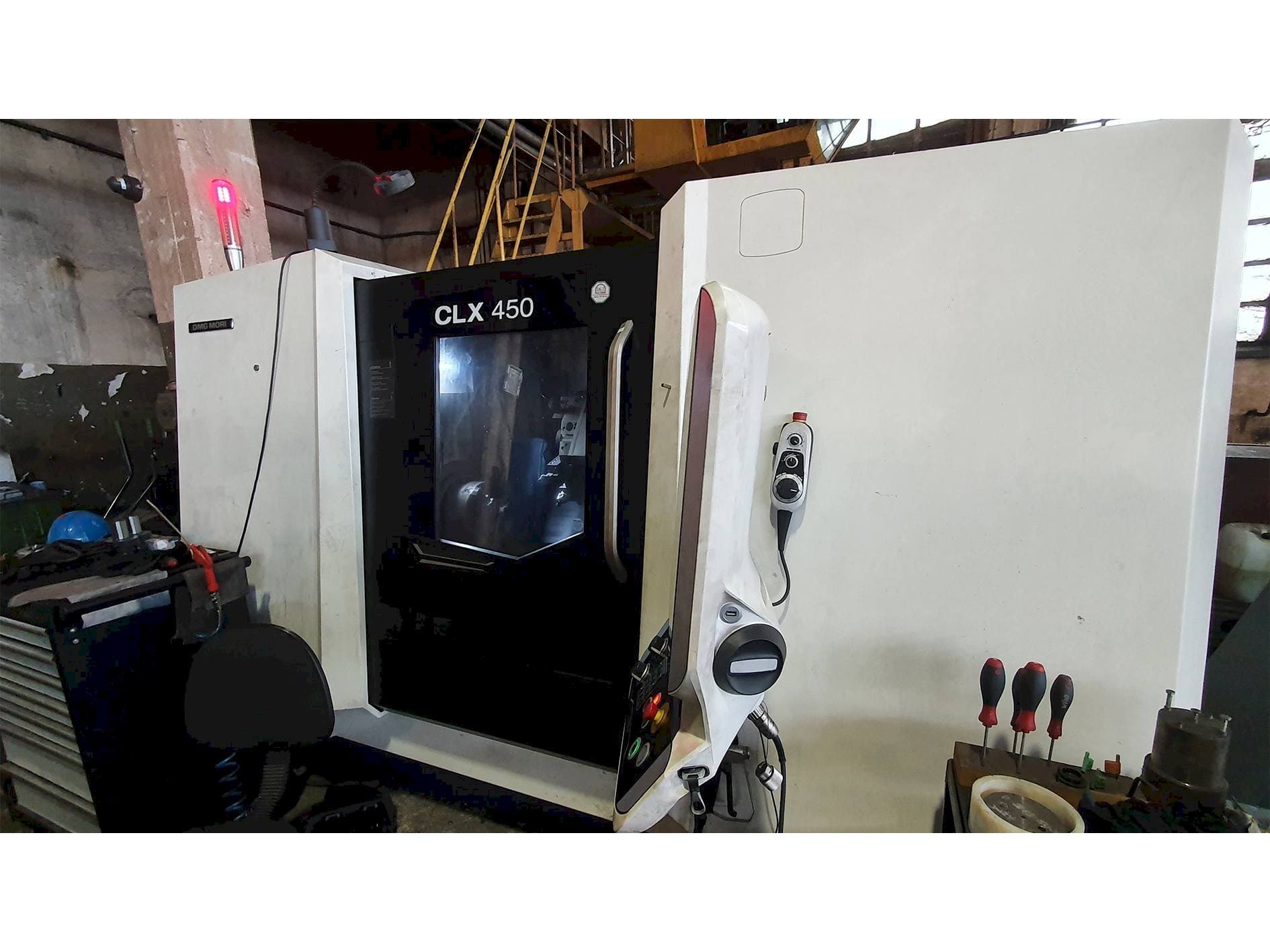 Prikaz  stroja DMG MORI CLX450  sprijeda
