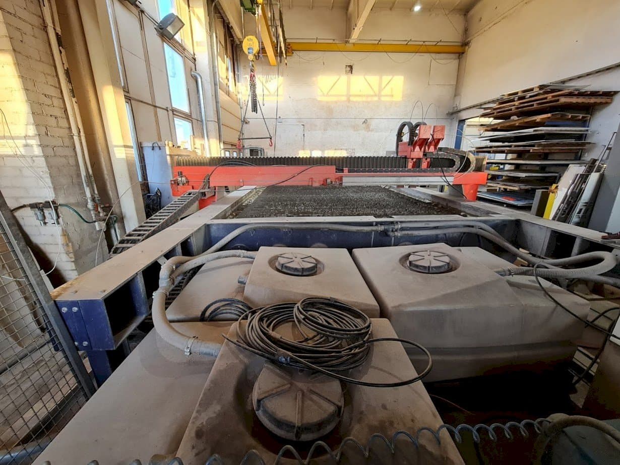 Prikaz  stroja Bystronic ByJet Classic L 6030  sprijeda