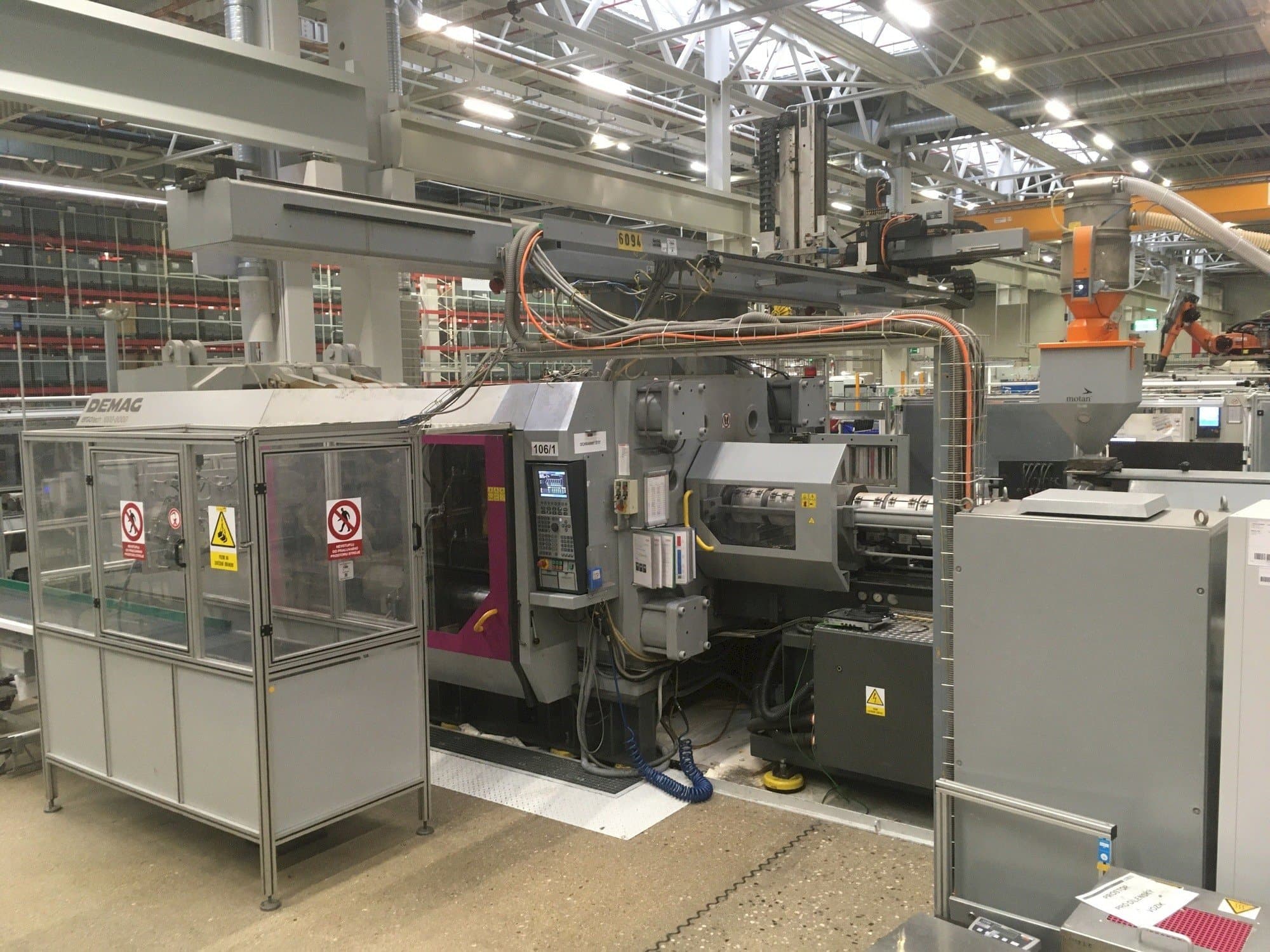 Prikaz  stroja DEMAG Ergotech 1000-8000  sprijeda