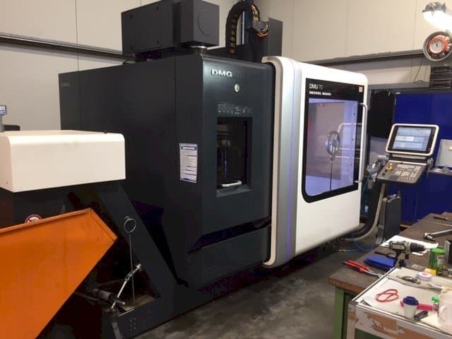 Prikaz  stroja DECKEL MAHO DMU 70  sprijeda