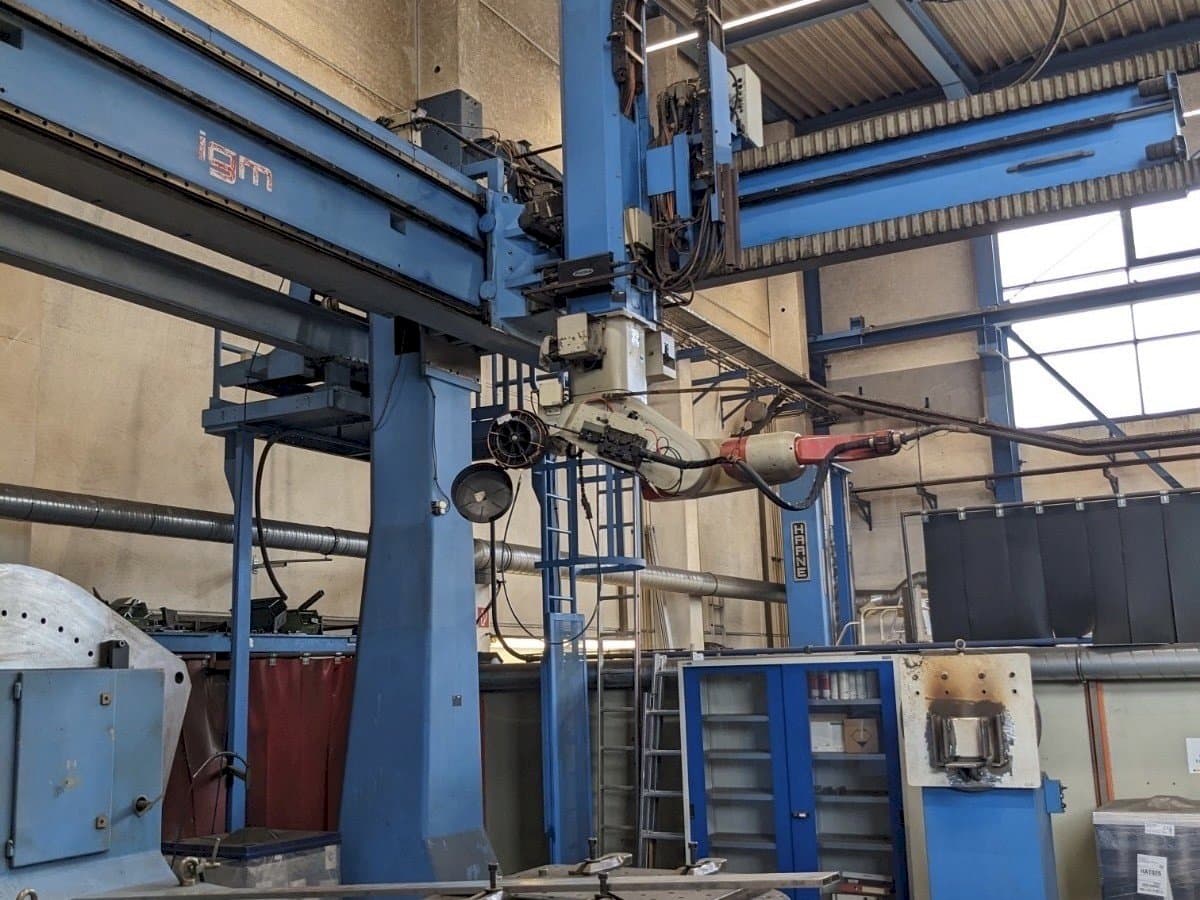 Prikaz  stroja IGM RTi 300-S  sprijeda