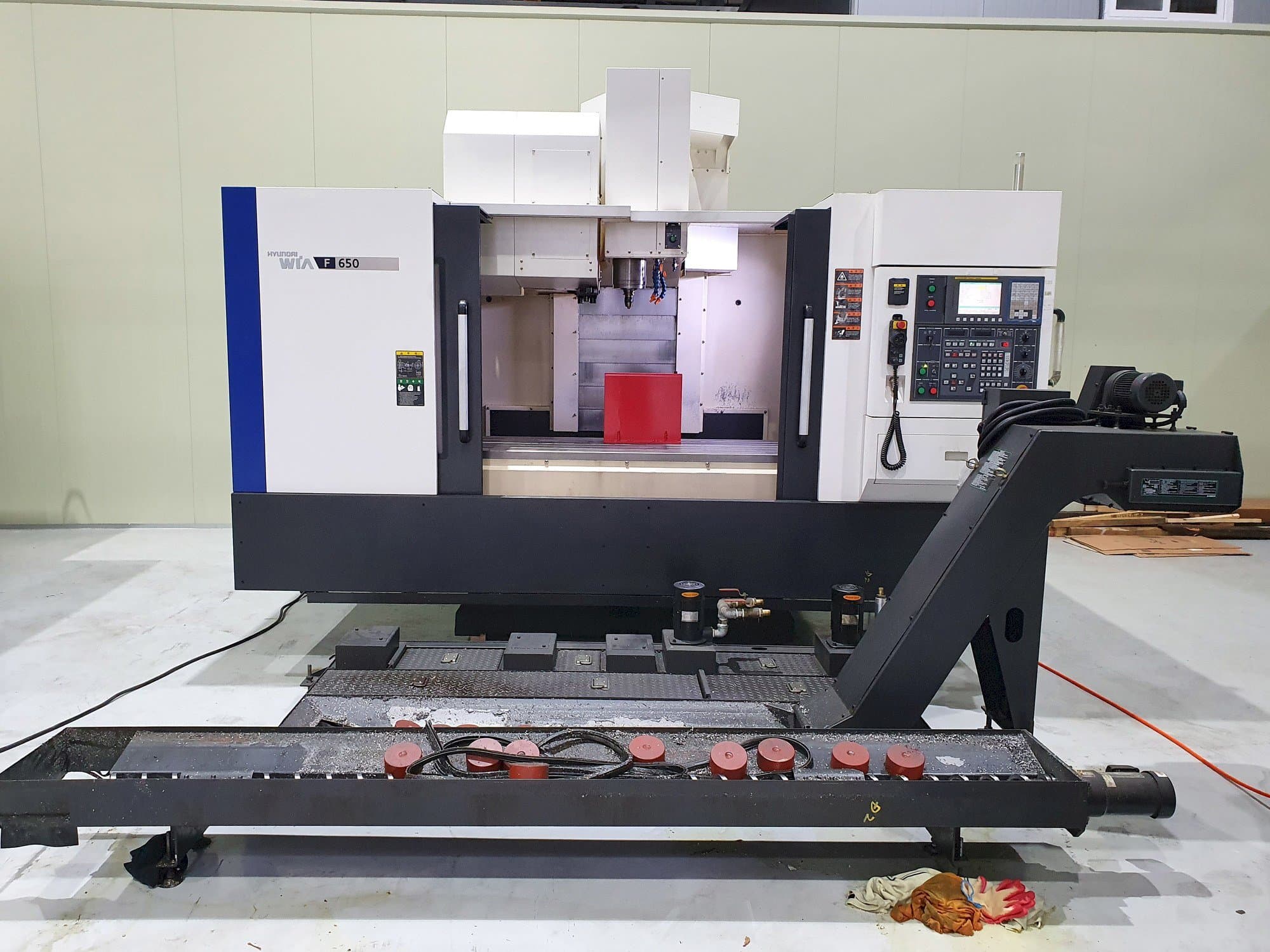 Prikaz  stroja Hyundai Wia F650  sprijeda