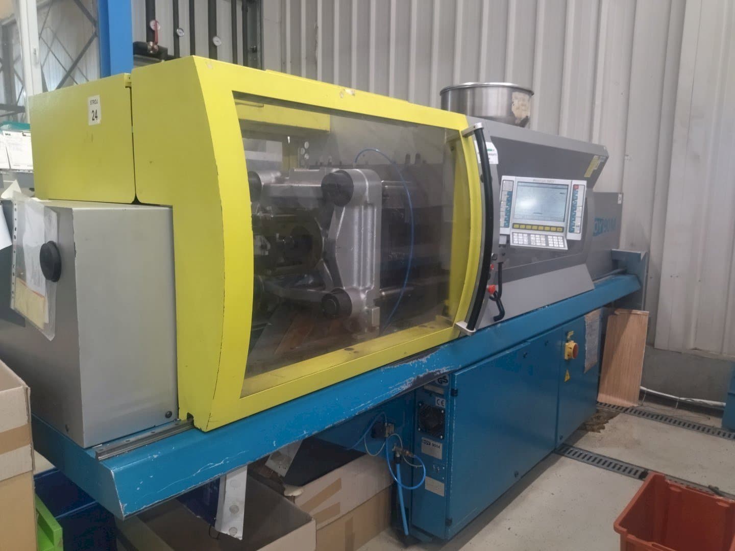 Prikaz  stroja BOY 90M  sprijeda