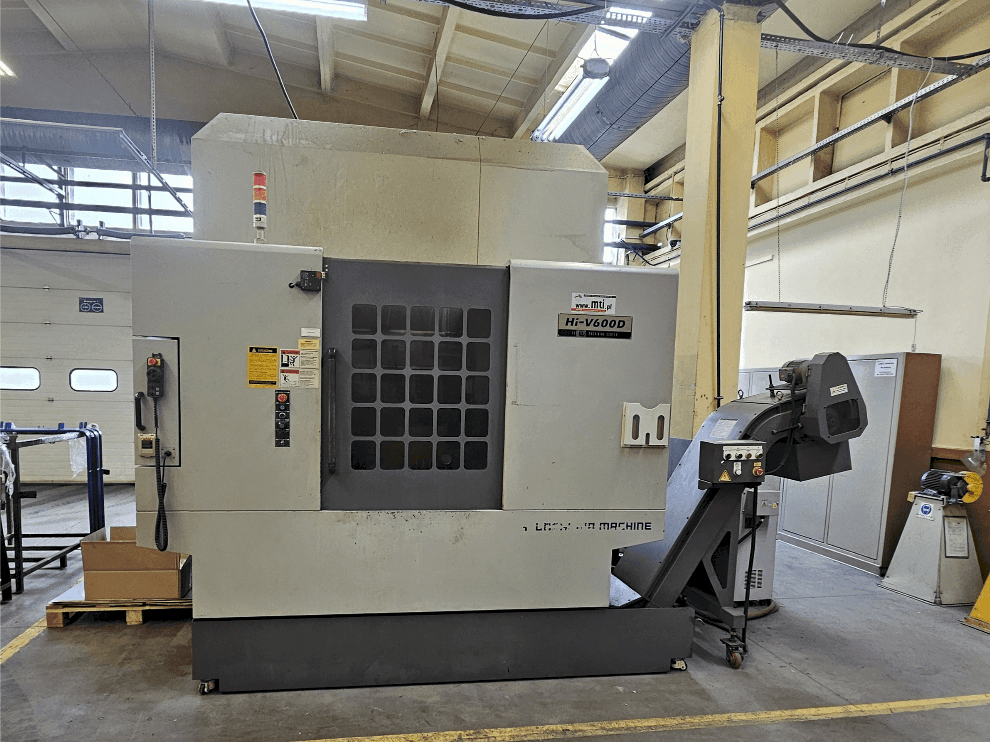 Prikaz  stroja HYUNDAI KIA Hi-V600D  sprijeda