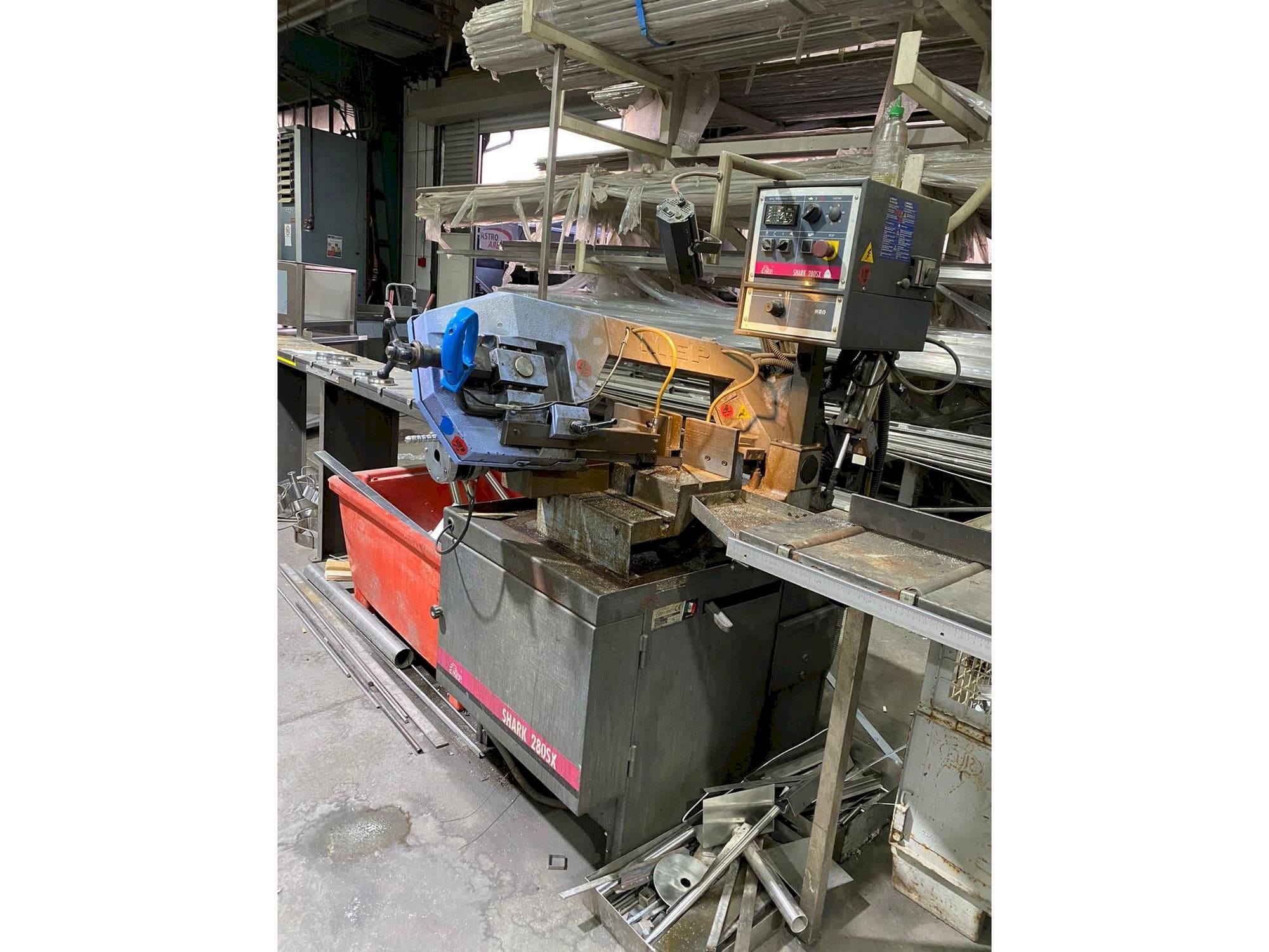 Prikaz  stroja Nisshinbo MAP-750  sprijeda