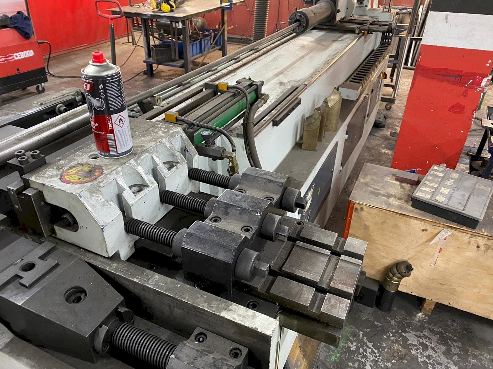 Prikaz  stroja Segura Llunell SB-76-NCBL  sprijeda